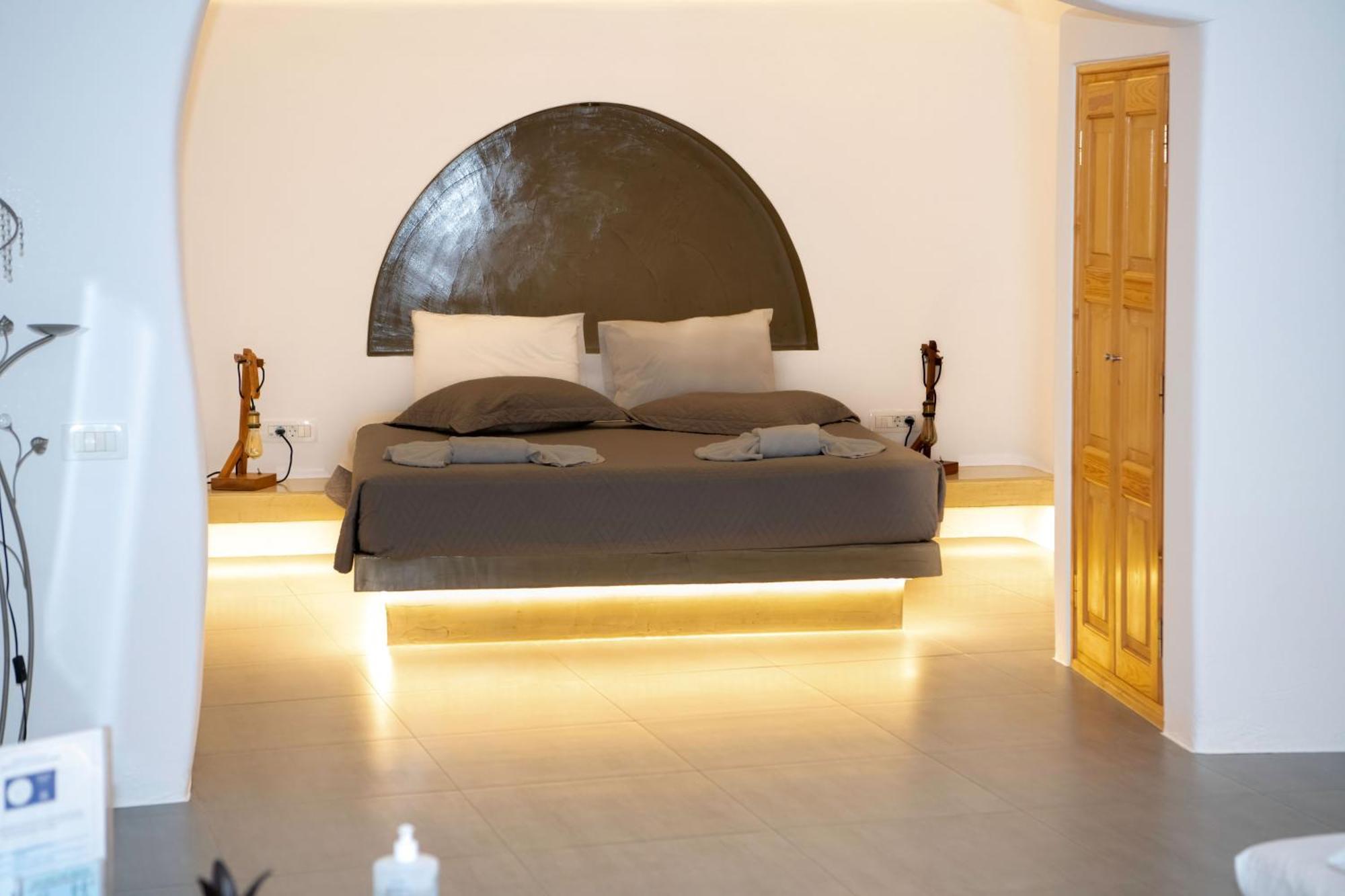 Luxe Efis Sea View 4 & 4 Prive Jacuzzi Villa Imerovigli (Santorini)