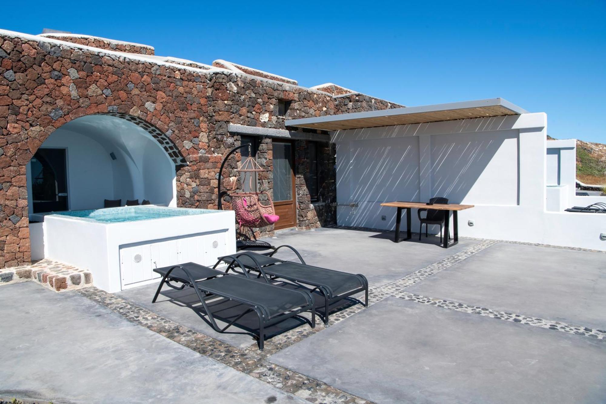 Luxe Efis Sea View 4 & 4 Prive Jacuzzi Villa Imerovigli (Santorini)