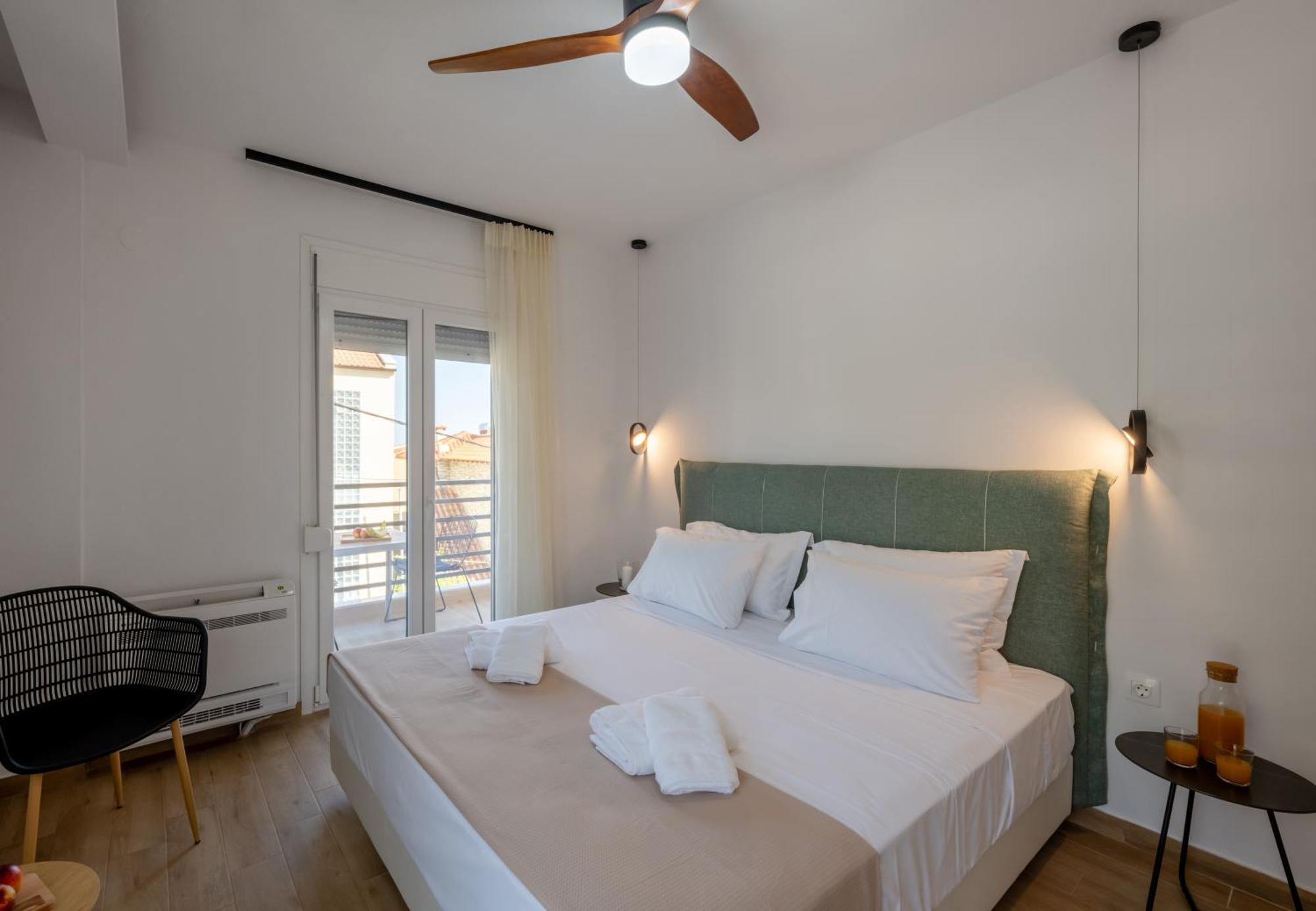 Aiora By Kottas Aparthotel