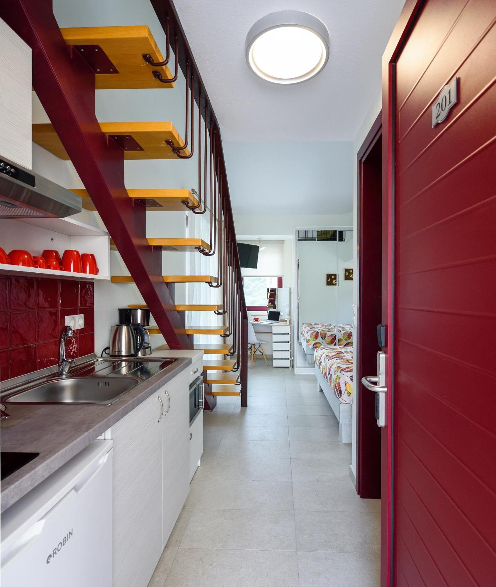 Elpiniki Luxury Aparthotel