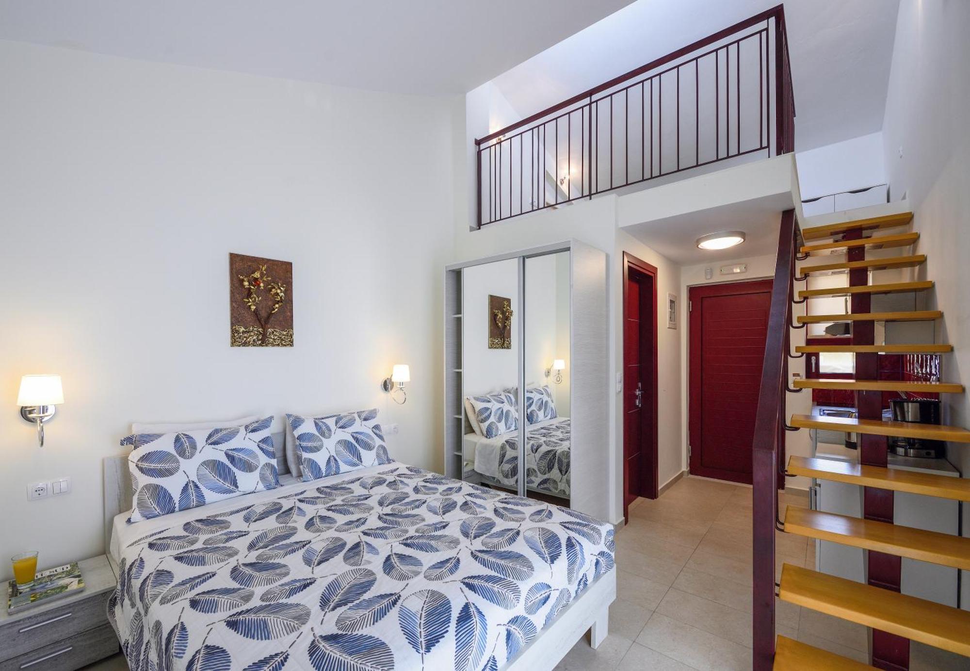 Aparthotel Elpiniki Luxury