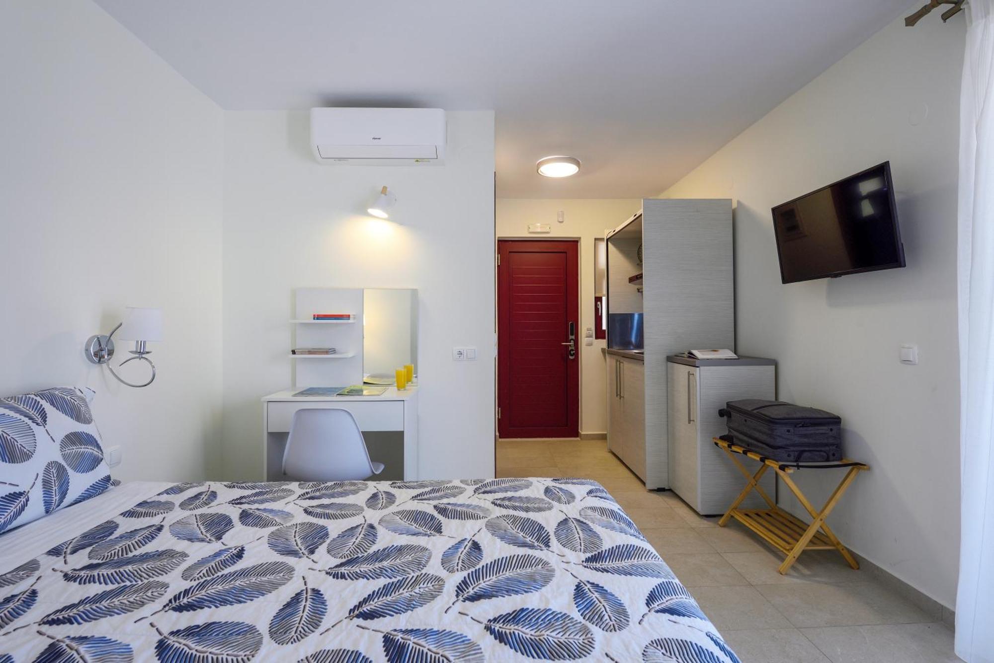 Elpiniki Luxury Aparthotel Nea Poteidaia