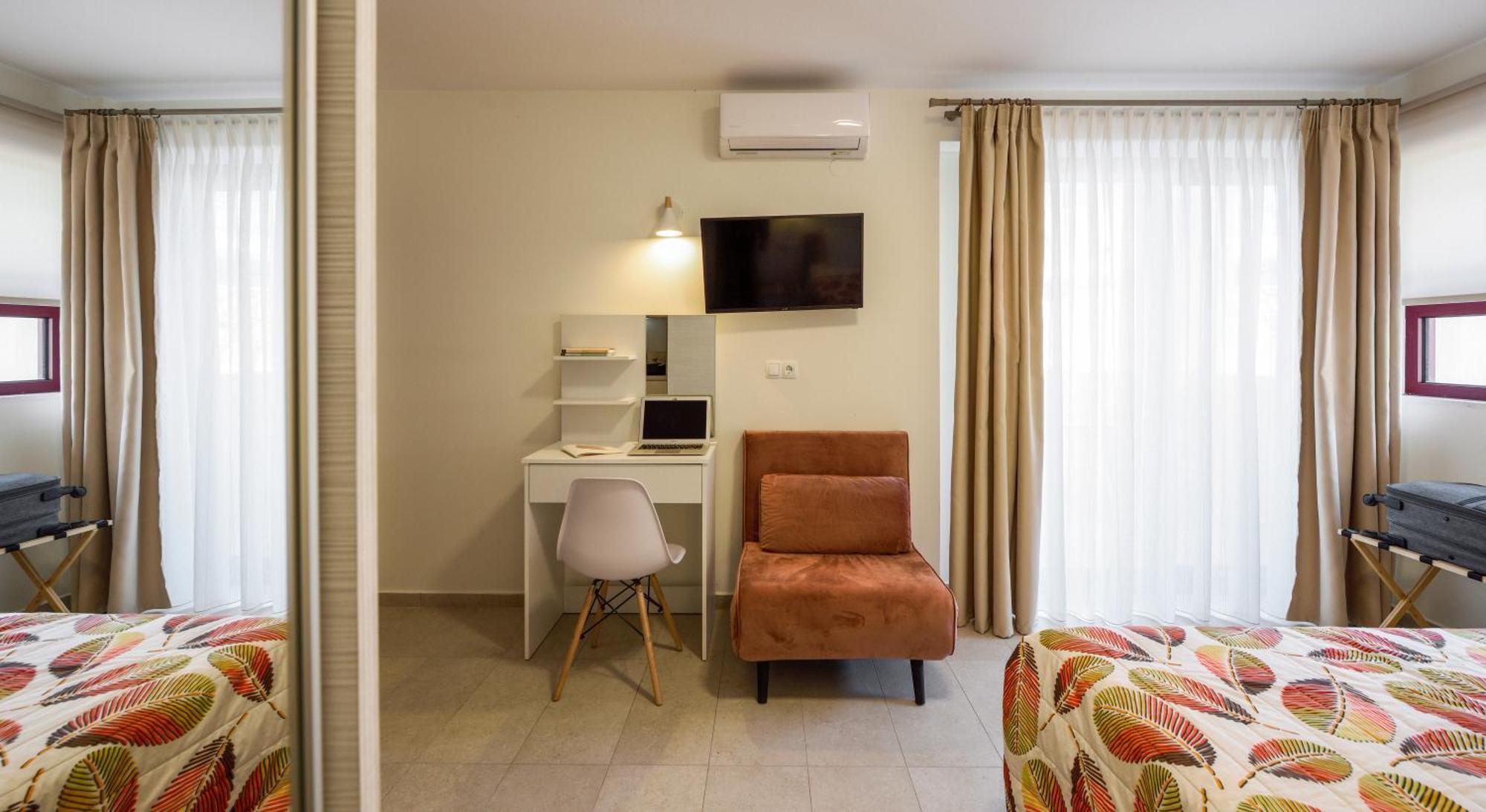 Elpiniki Luxury
