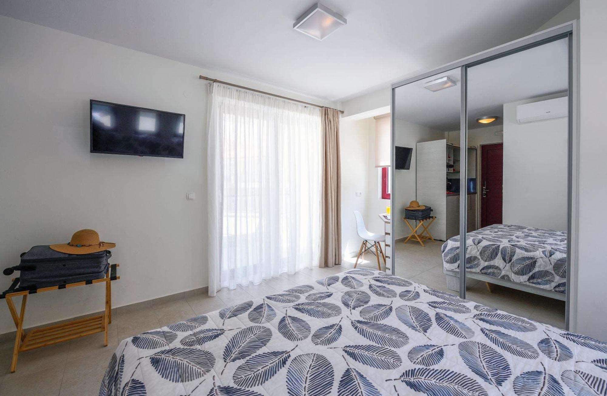 Elpiniki Luxury * Nea Poteidaia