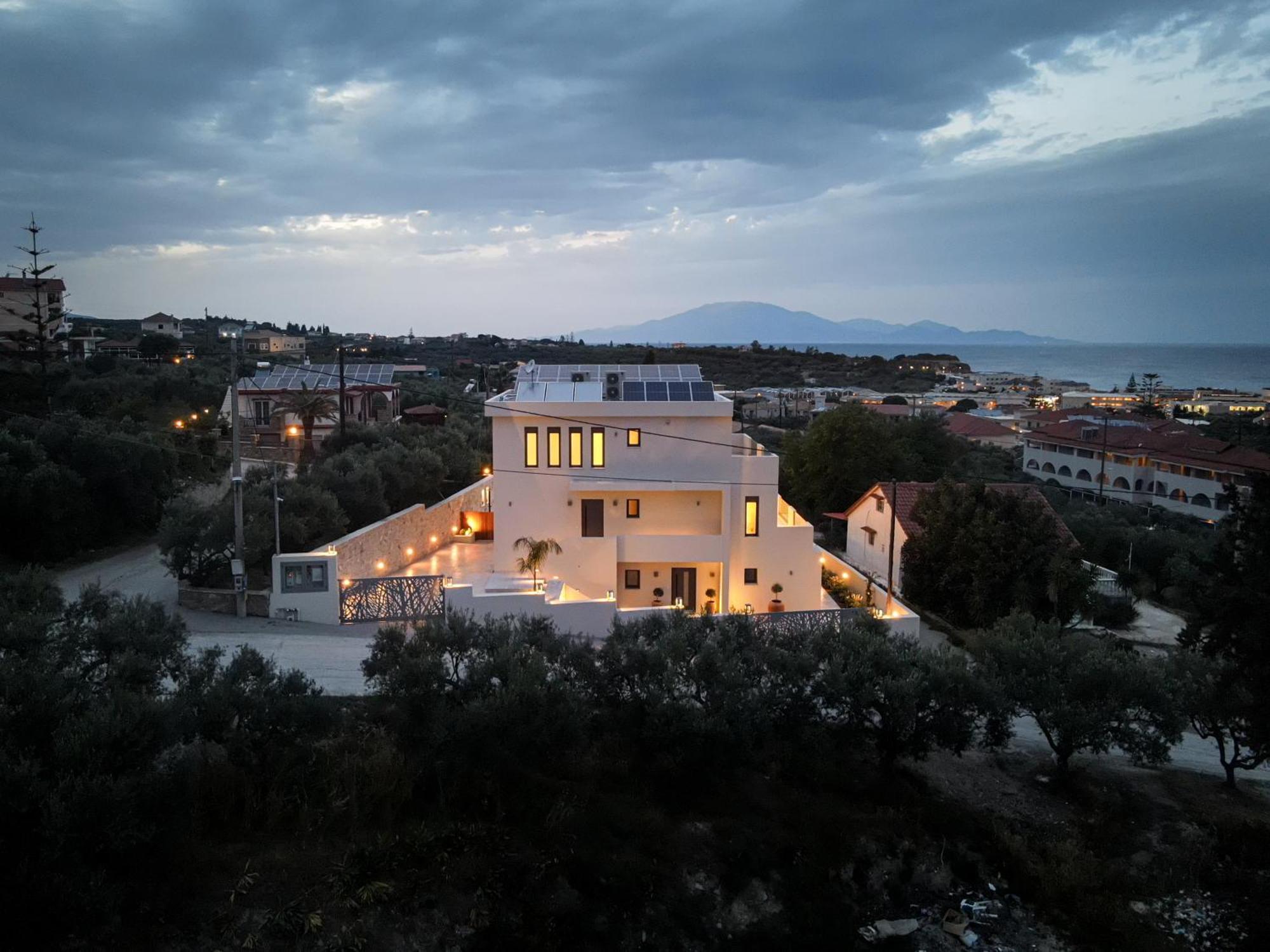 Mamfredas Luxury Villa Planos (Zakynthos)