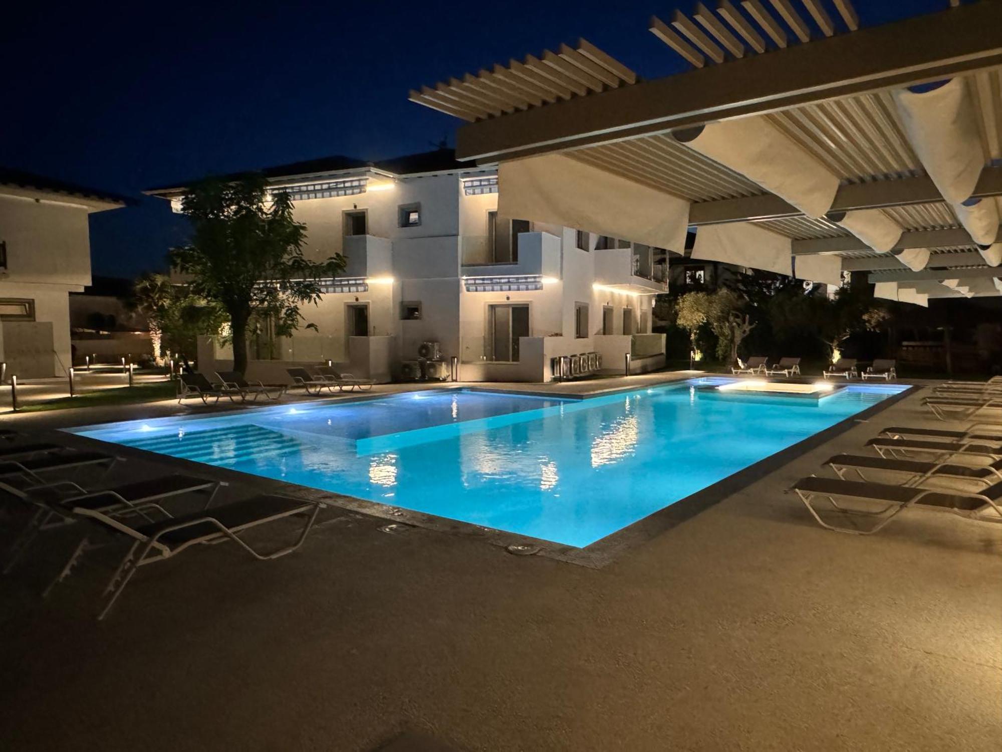 Studio Nikiti Beach Hotel *