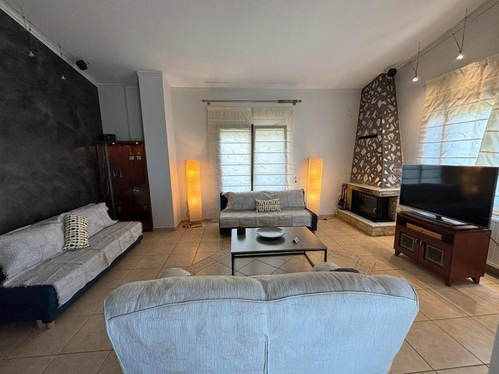 Apartment Stratos House
