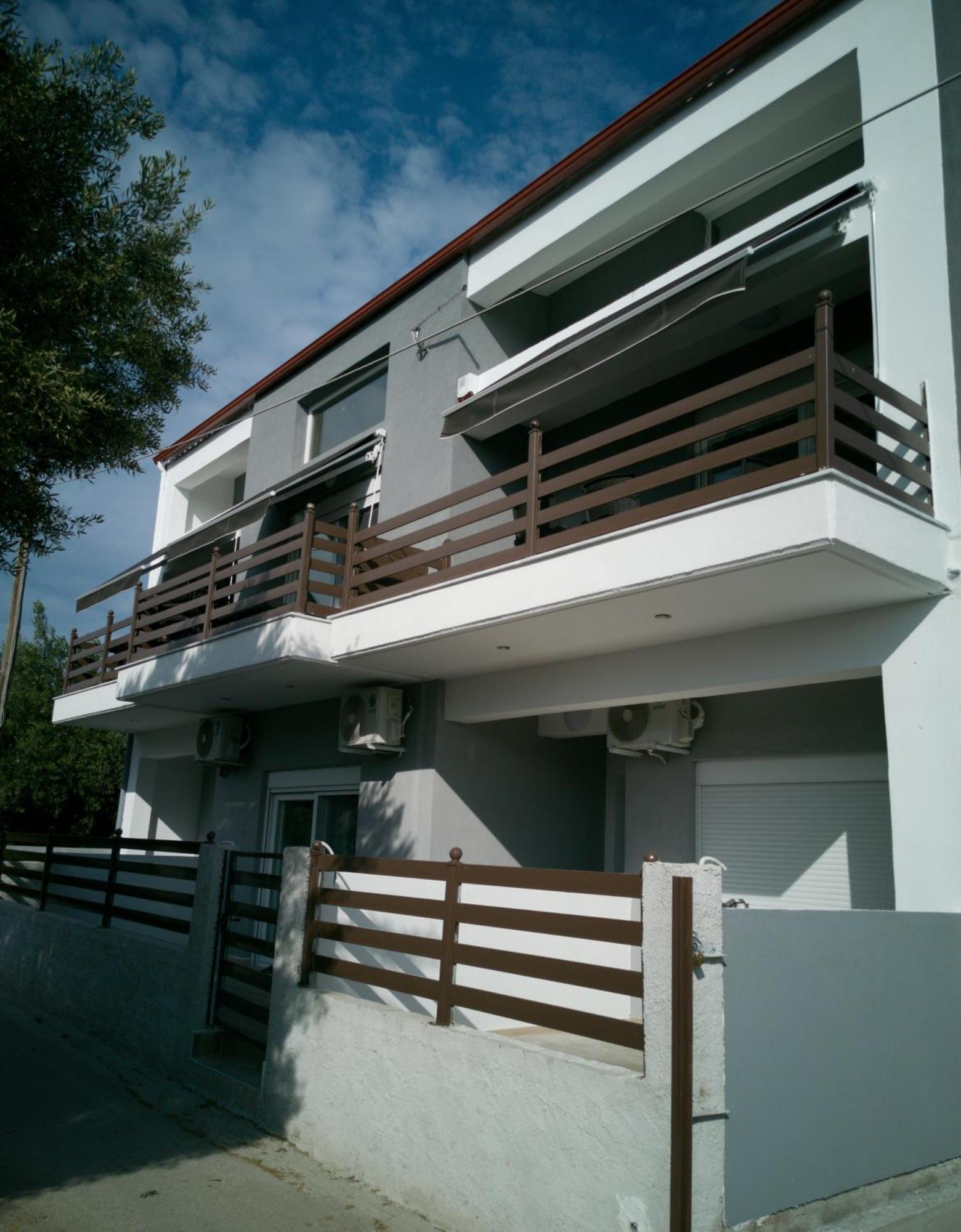Apartment Irinishouse 5 *