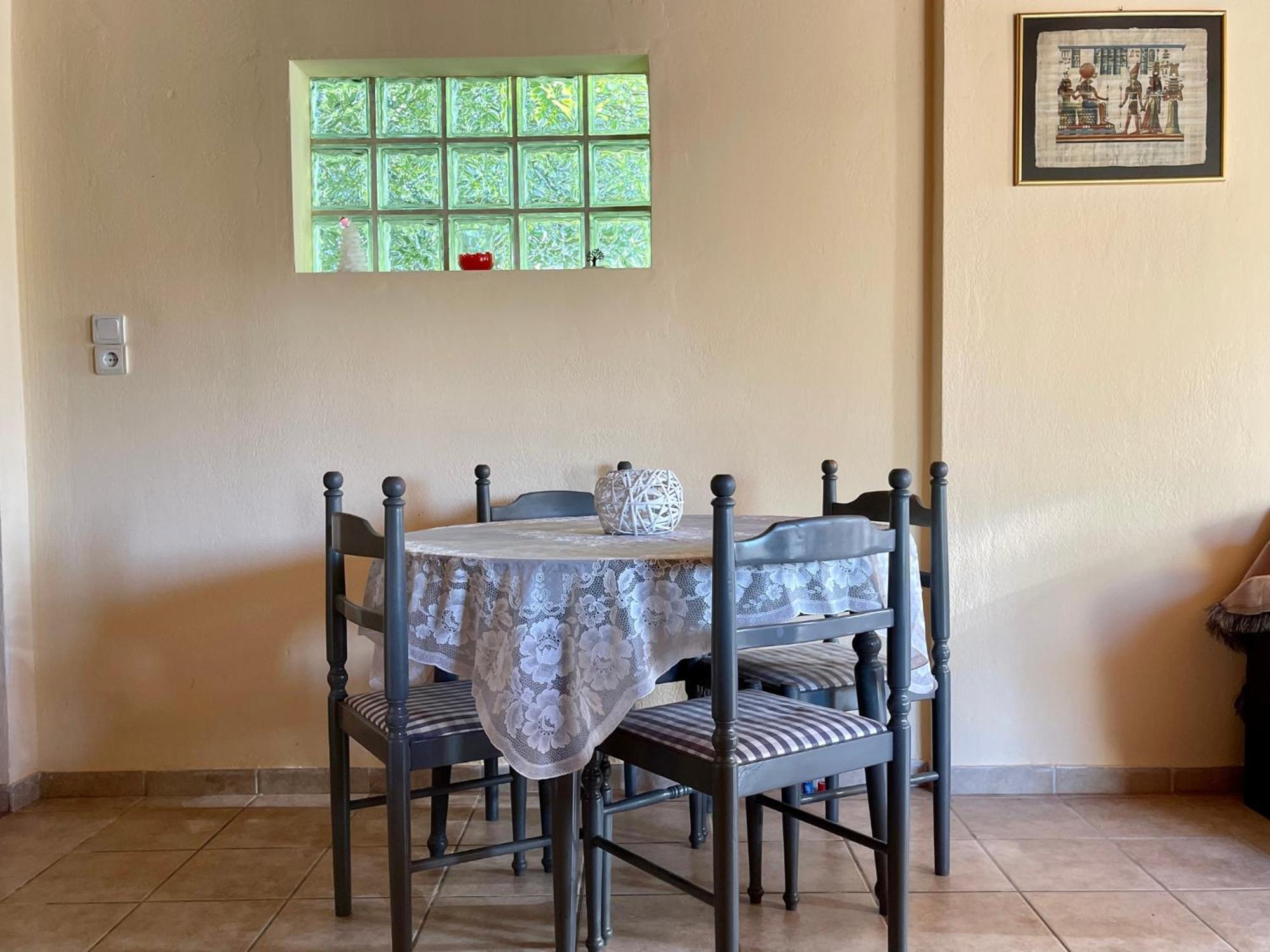 Joanna Holiday home *