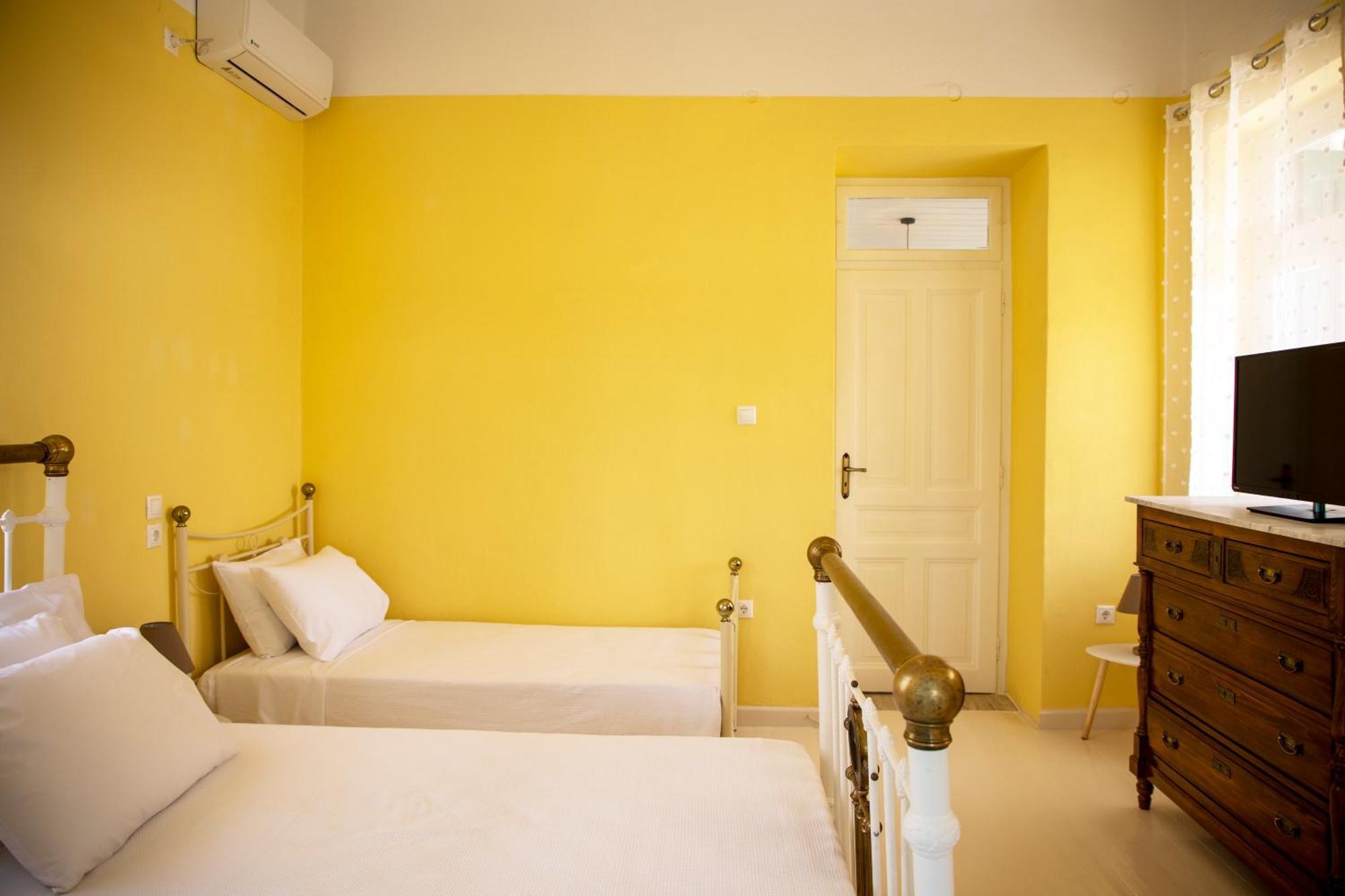 Cheloni Manor House Apartment *
