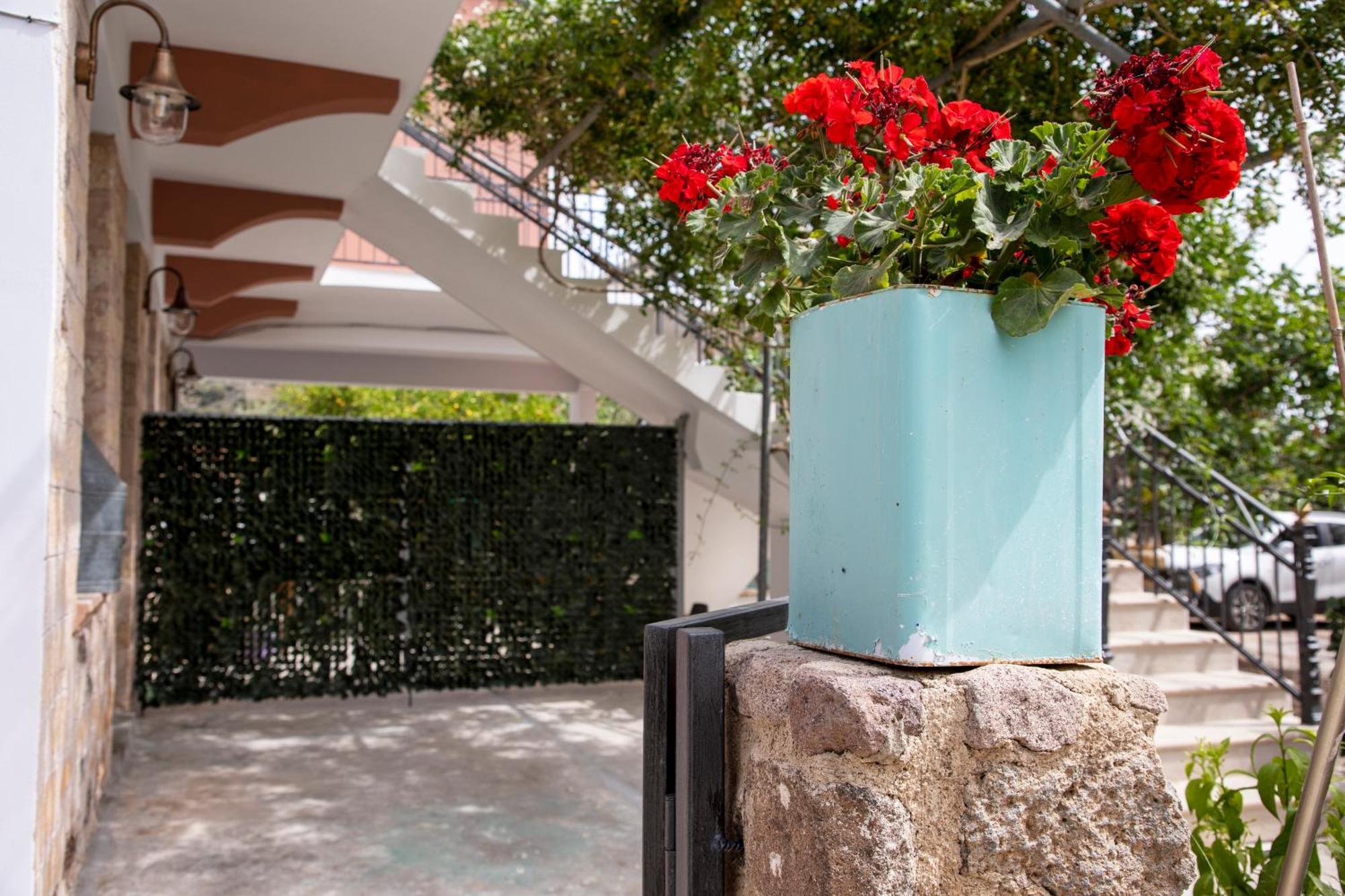 Apartment Cheloni Manor House