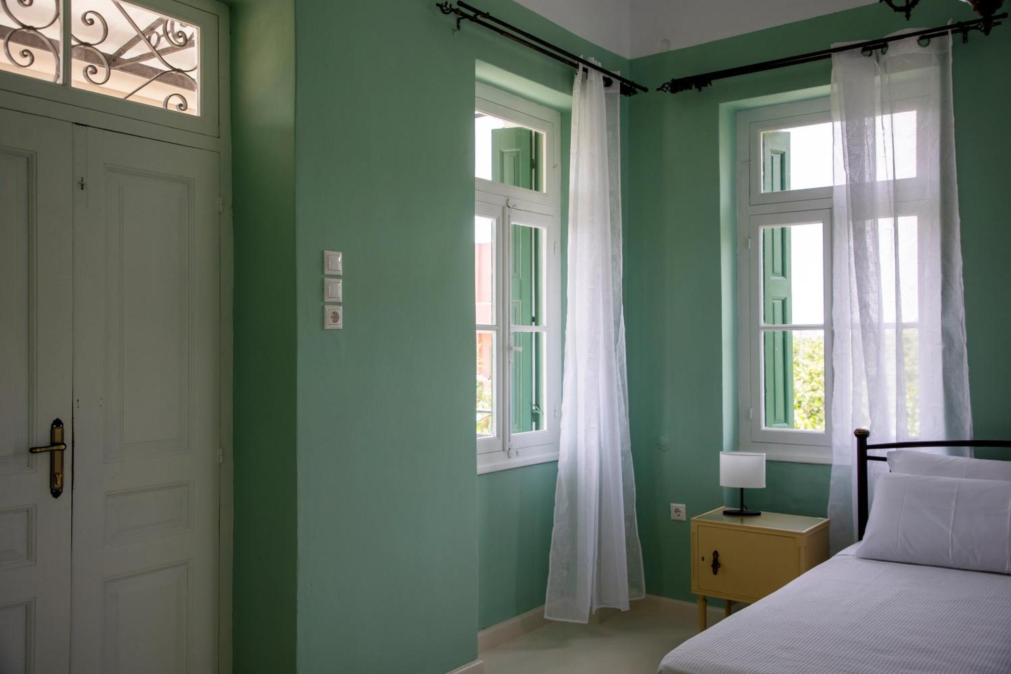 Cheloni Manor House Kapotidhes