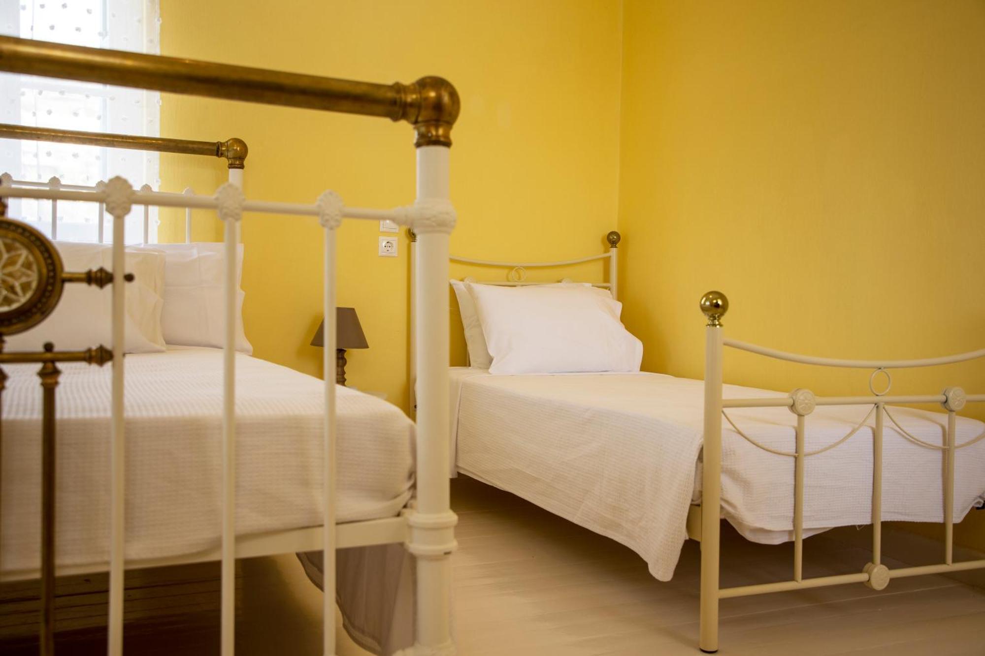 Cheloni Manor House Apartment