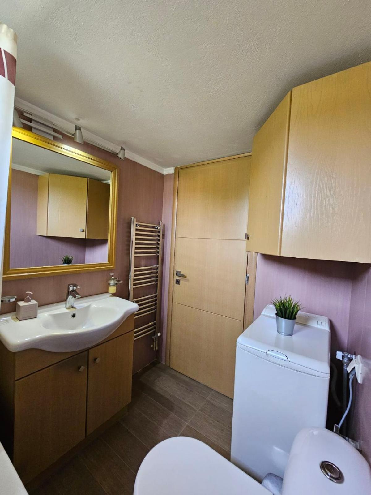 Apartment Orestis' Family House