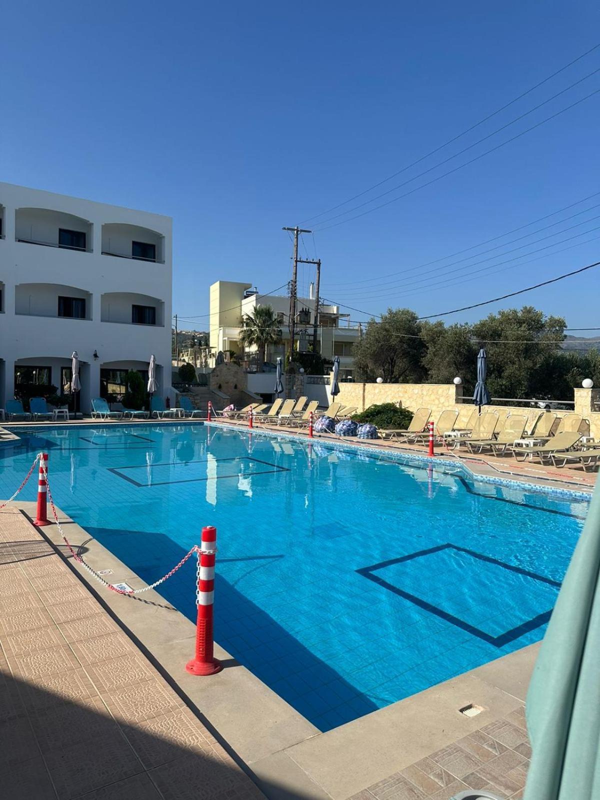 Adel Paradise Hotel 4*