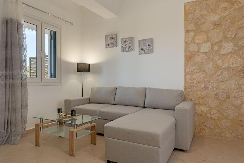 Spiros House Svoronata