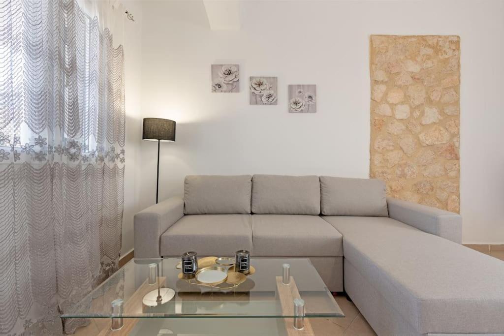 Spiros House Apartment