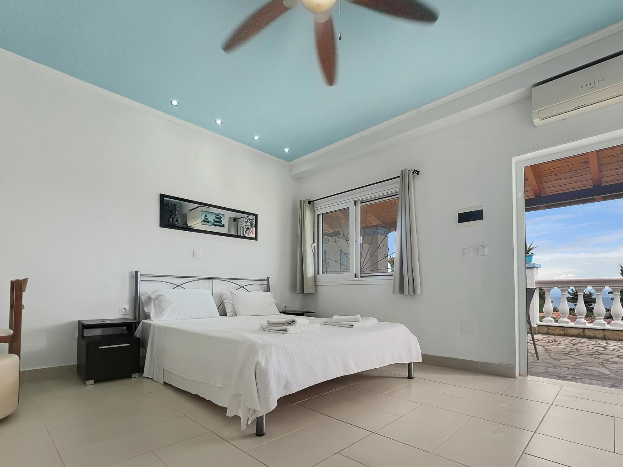 Aparthotel Corfu Andromaches 3*