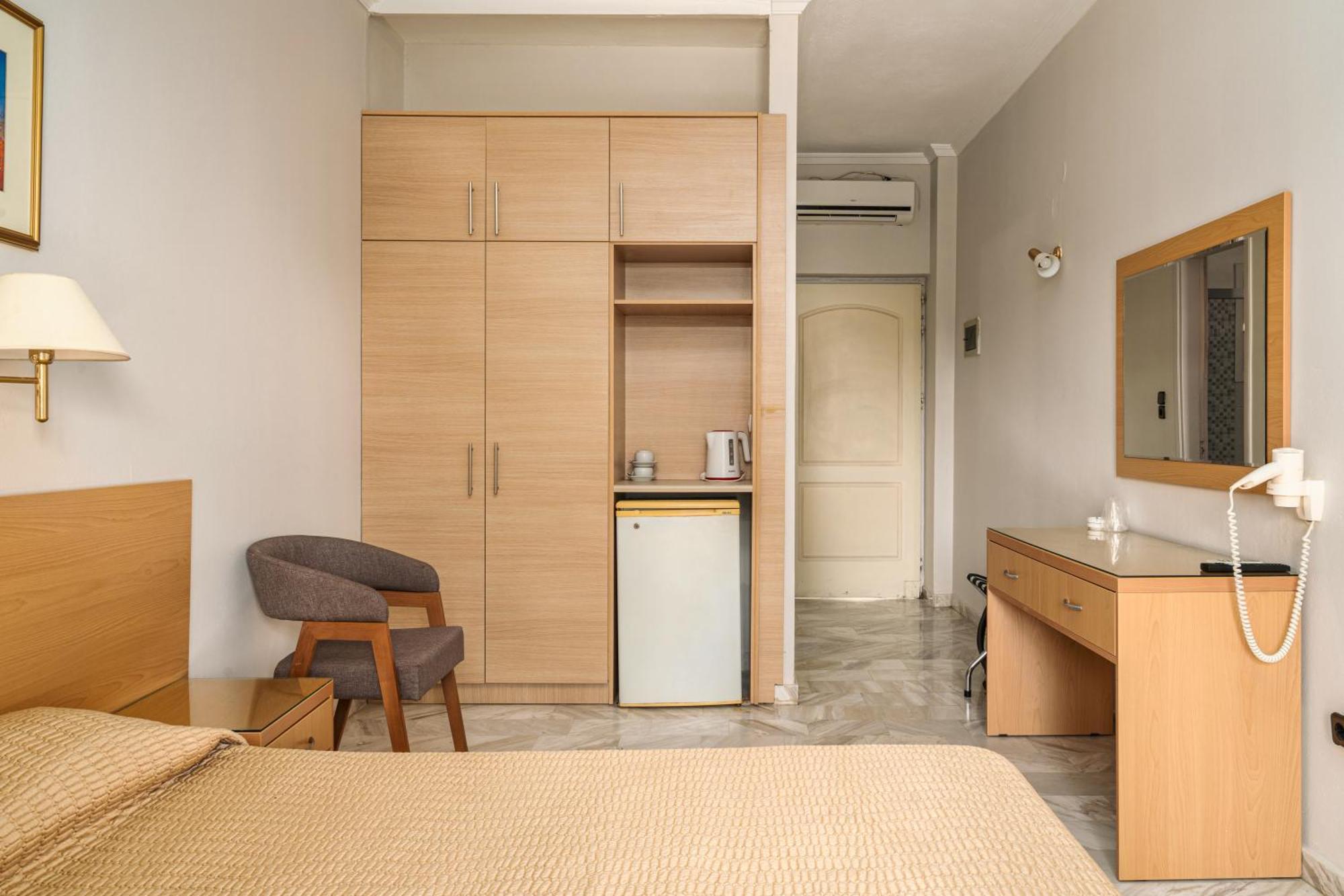 Katerina Hotel 3*