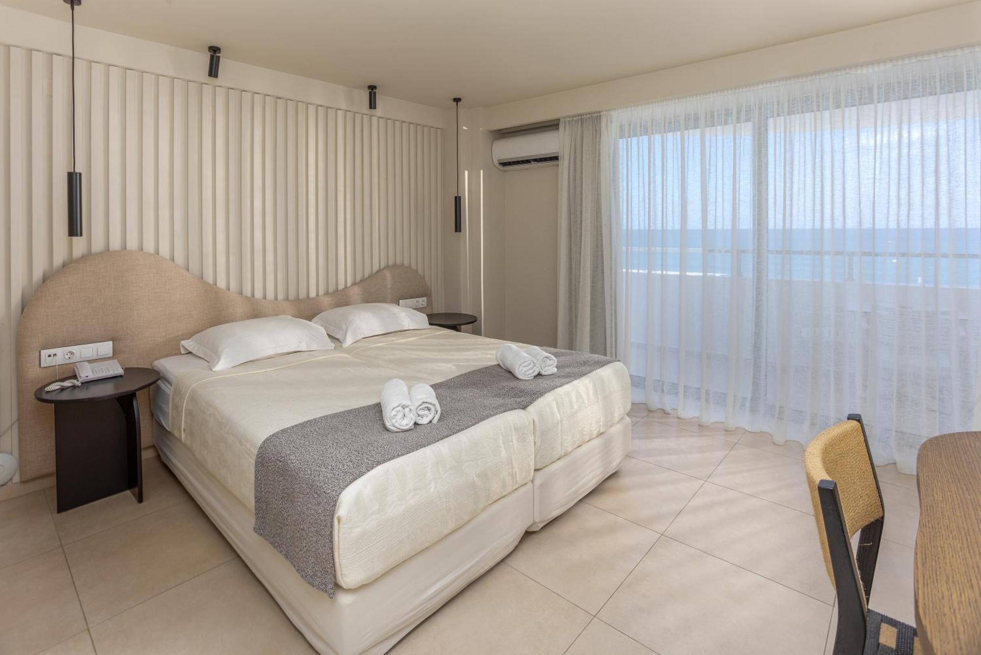 Hotel Alia By Estia 4*