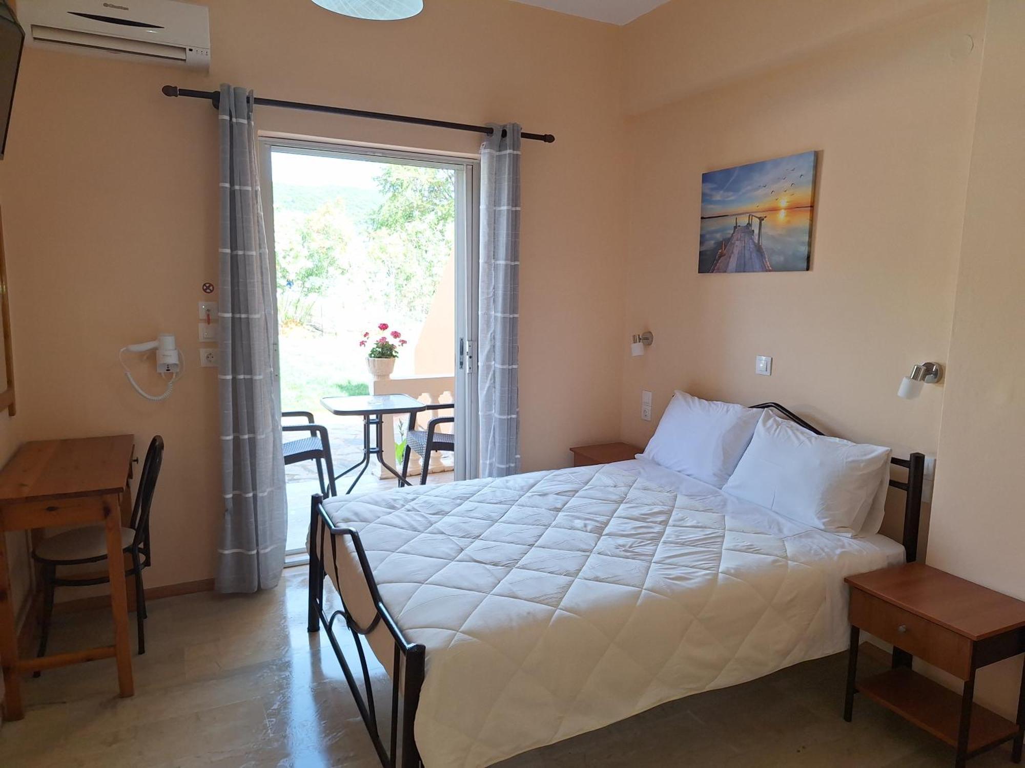 Aparthotel River & 3*