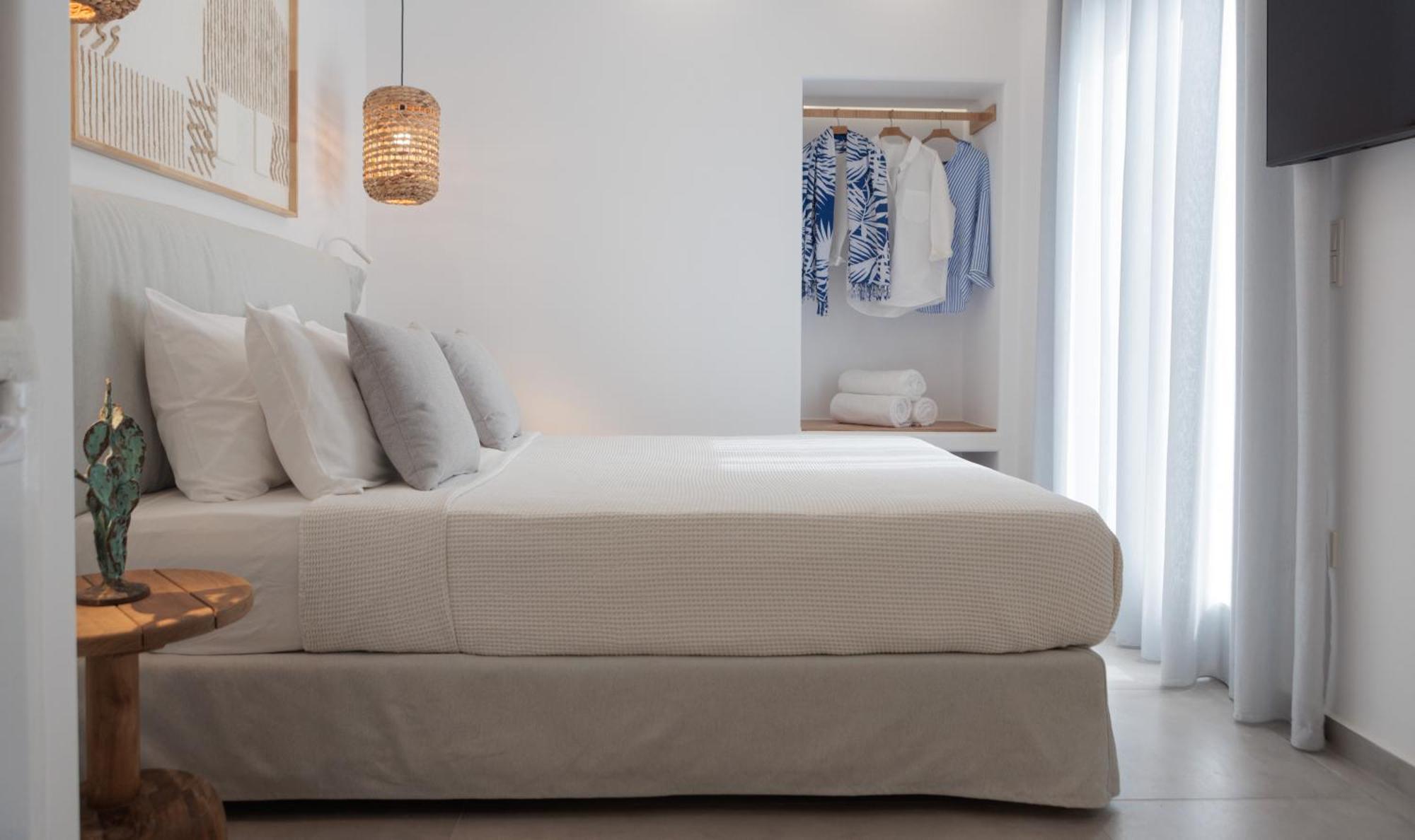 Apartment Agia Anna Living