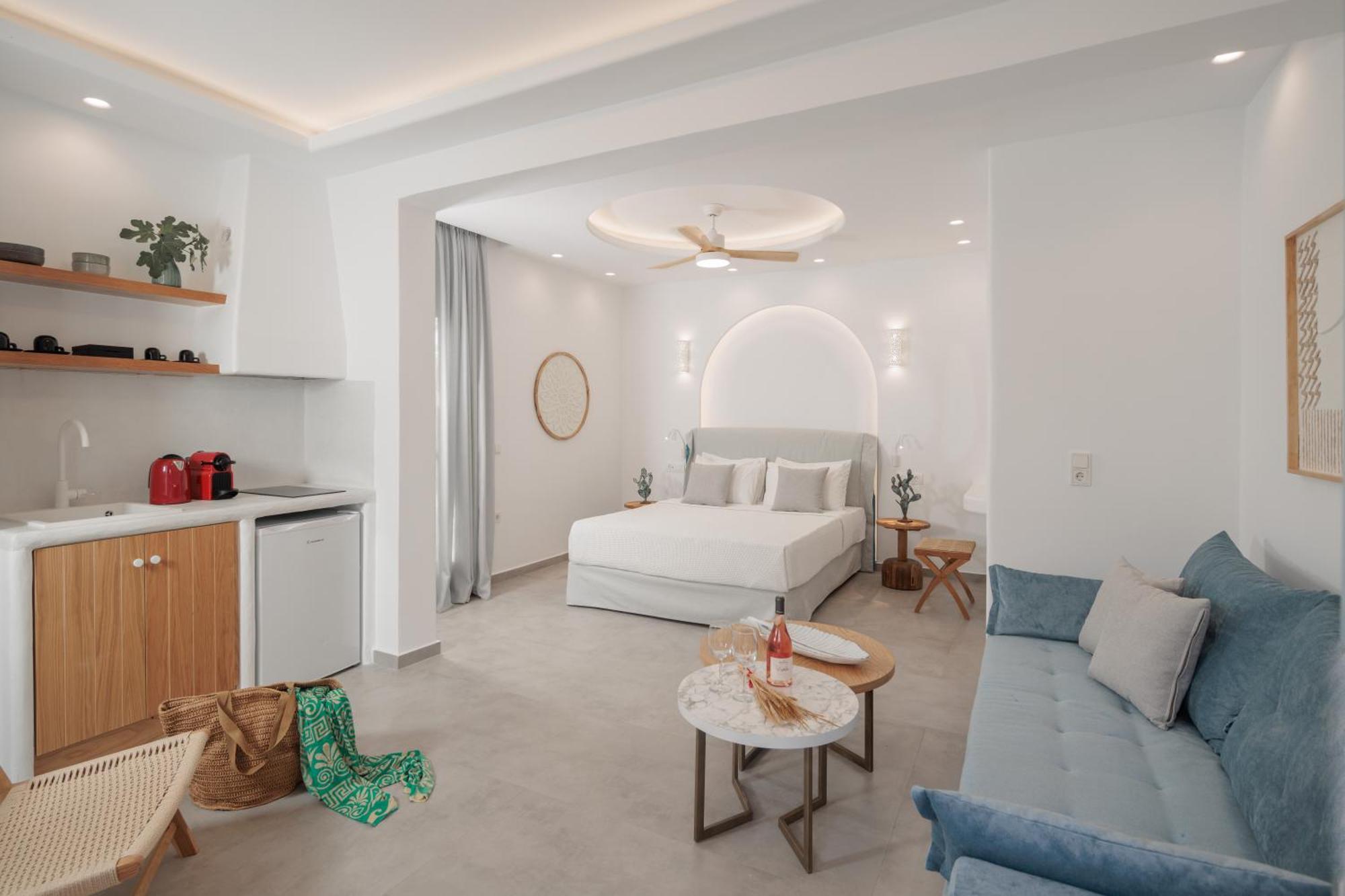 Apartment Agia Anna Living