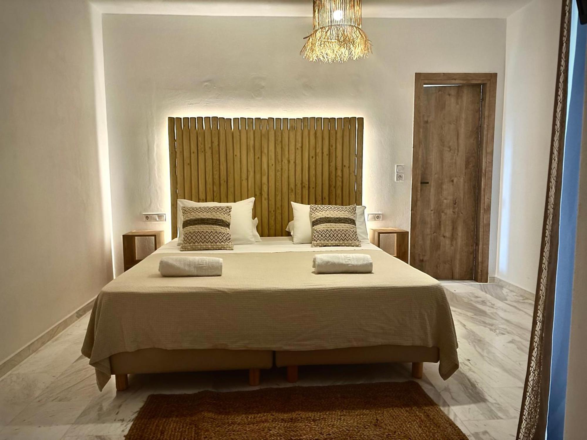 Athina Rooms - Lounge Apartments Guest house