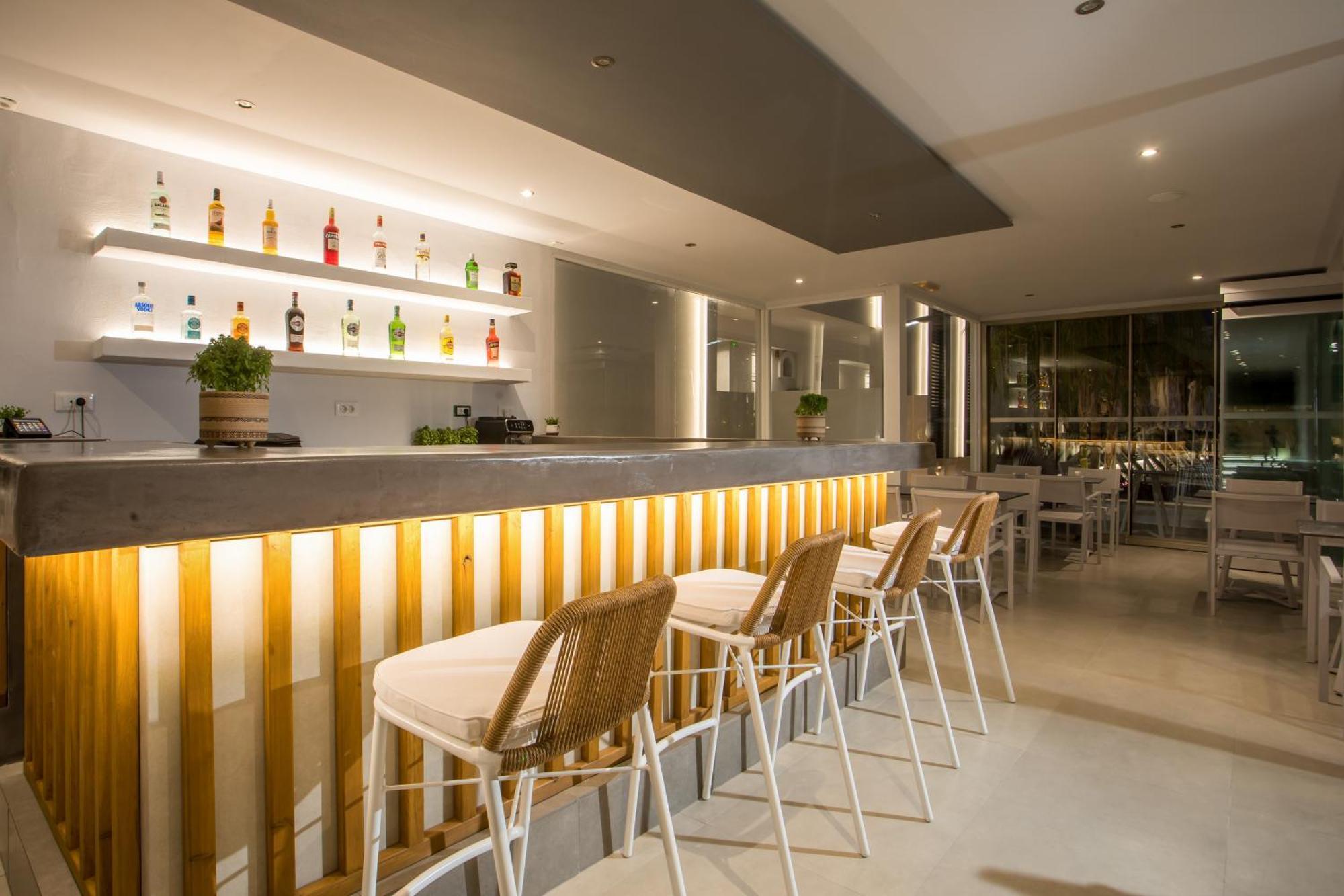 Casastavris - Aparts & Pool Aparthotel 2*