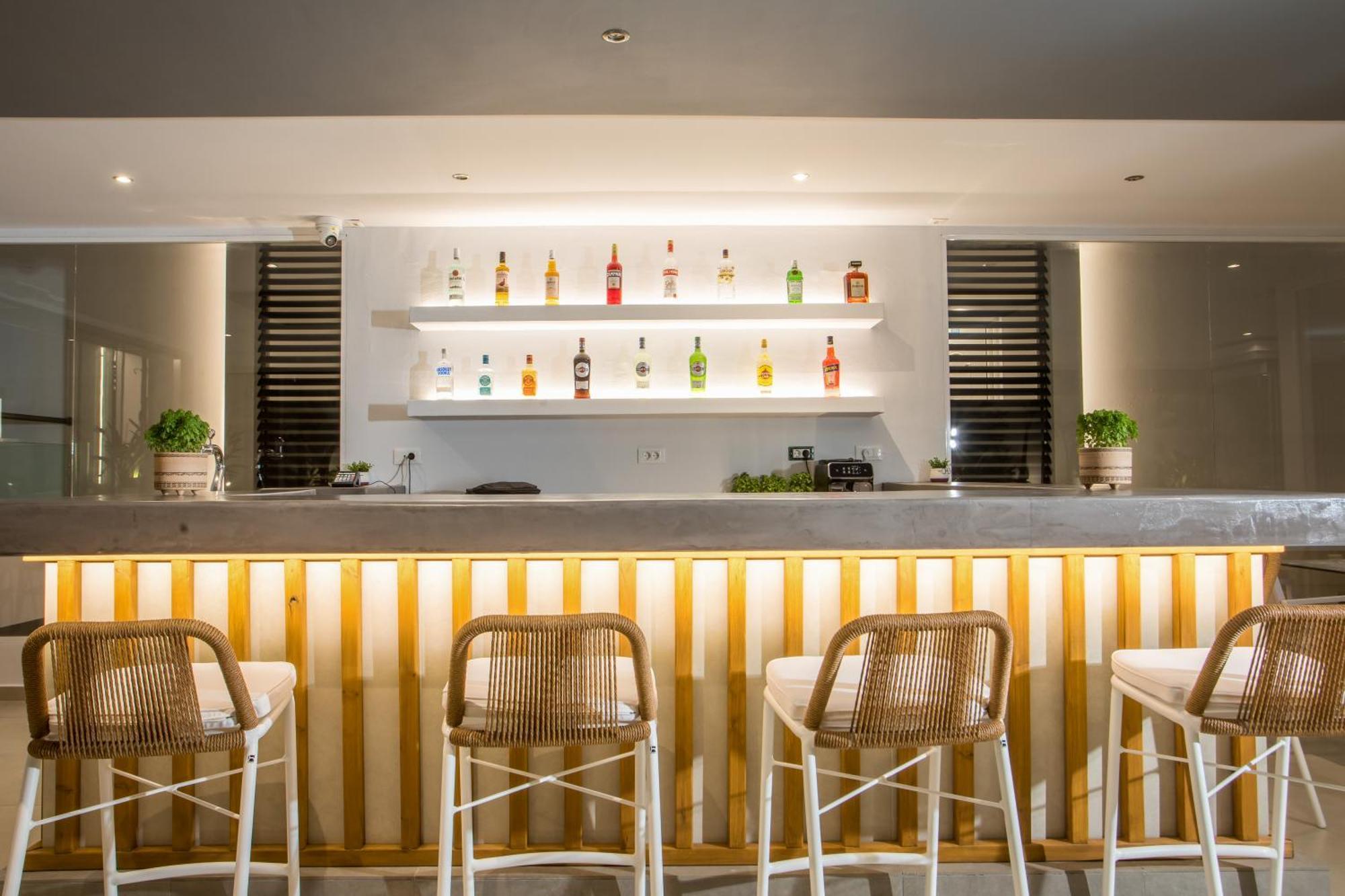 Casastavris - Aparts & Pool Aparthotel 2*