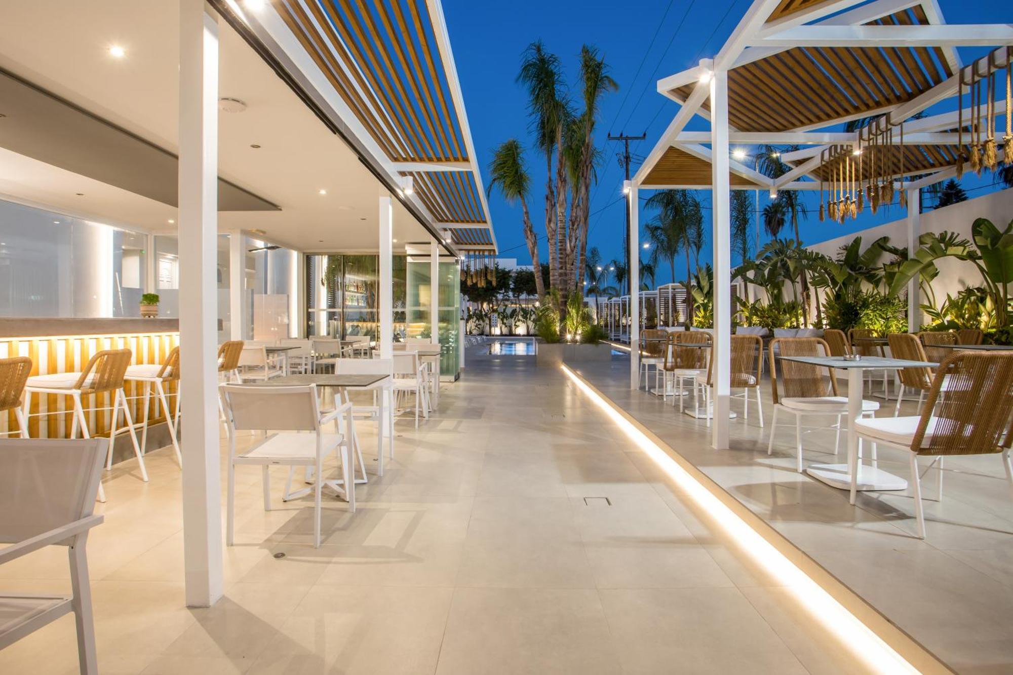 Aparthotel Casastavris - Aparts & Pool