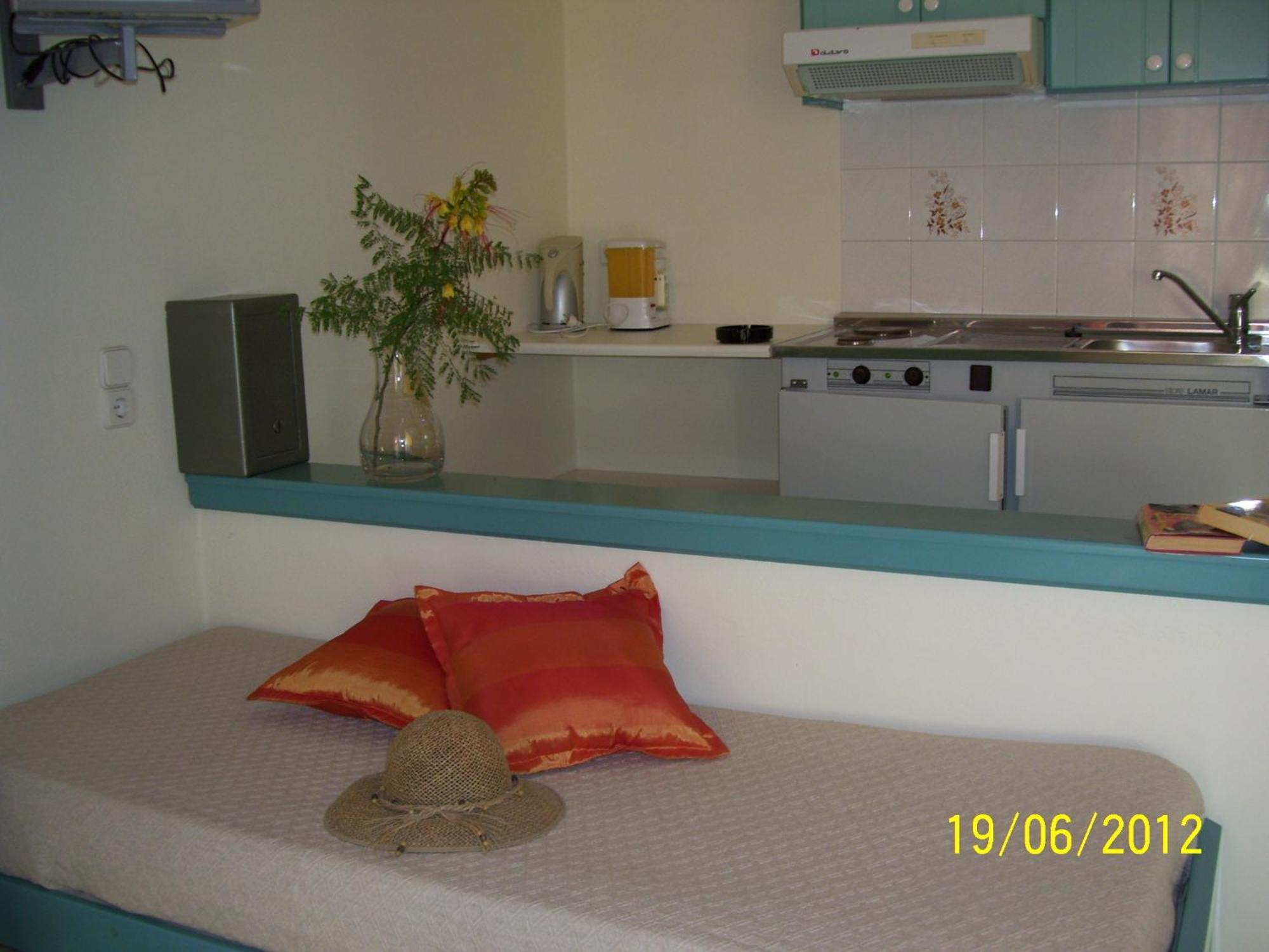 Apelia 2*