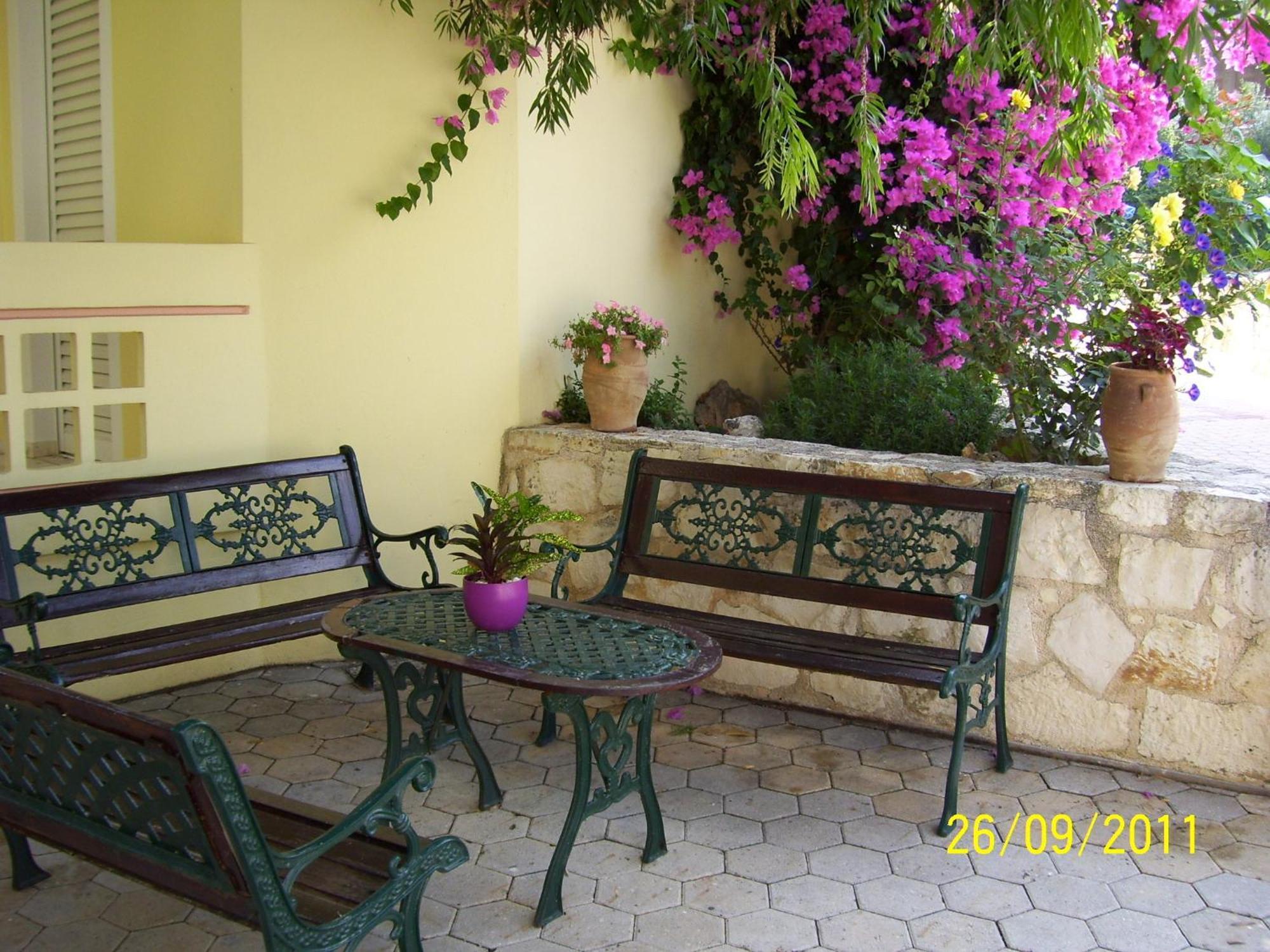 Apelia 2*