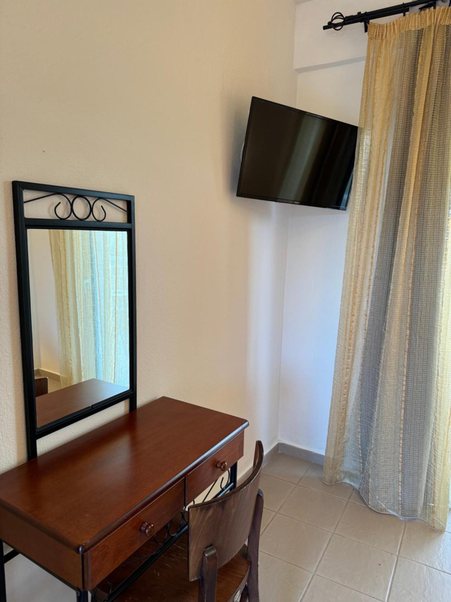 Dafnes Guest house