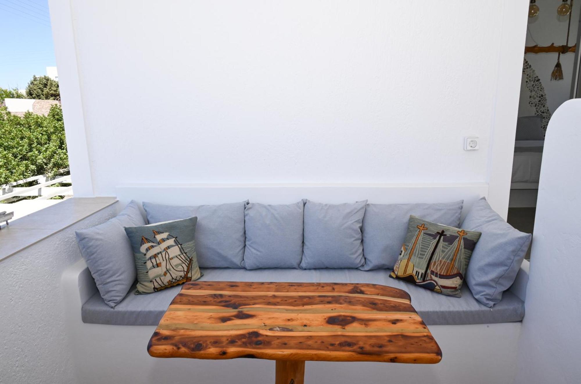 Papafragas Apartment *