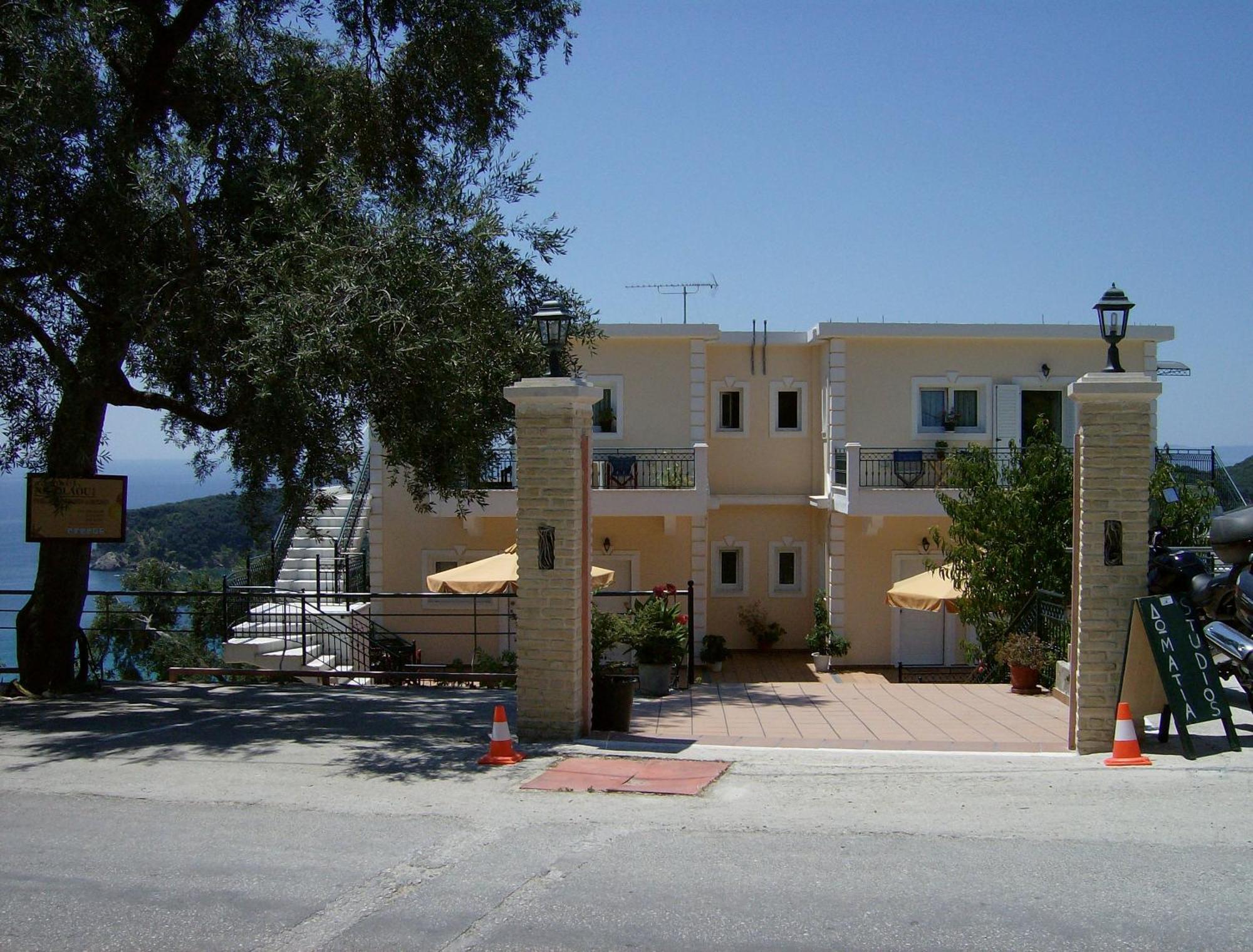 Nikolaou Bros Apartment Parga