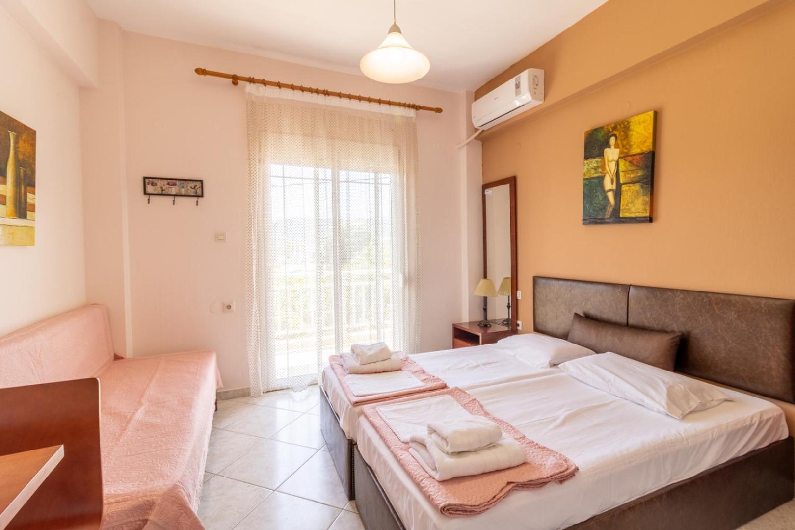 Iliadis House Apartment *