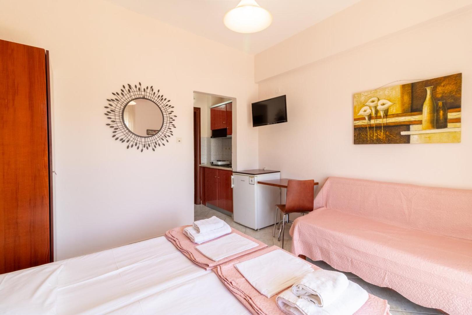Iliadis House Apartment *