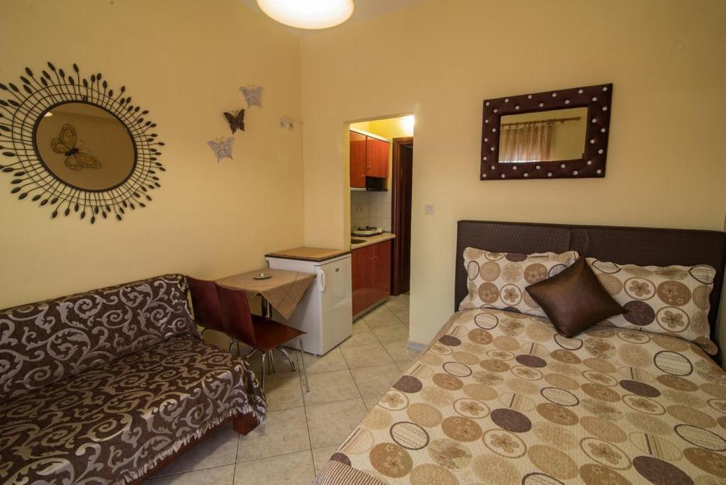 Iliadis House
