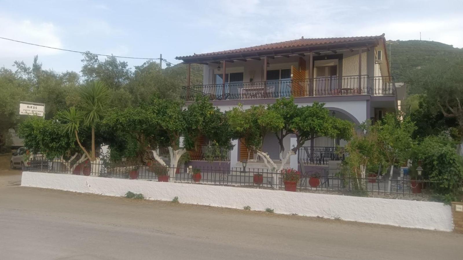 Nikos Apartment