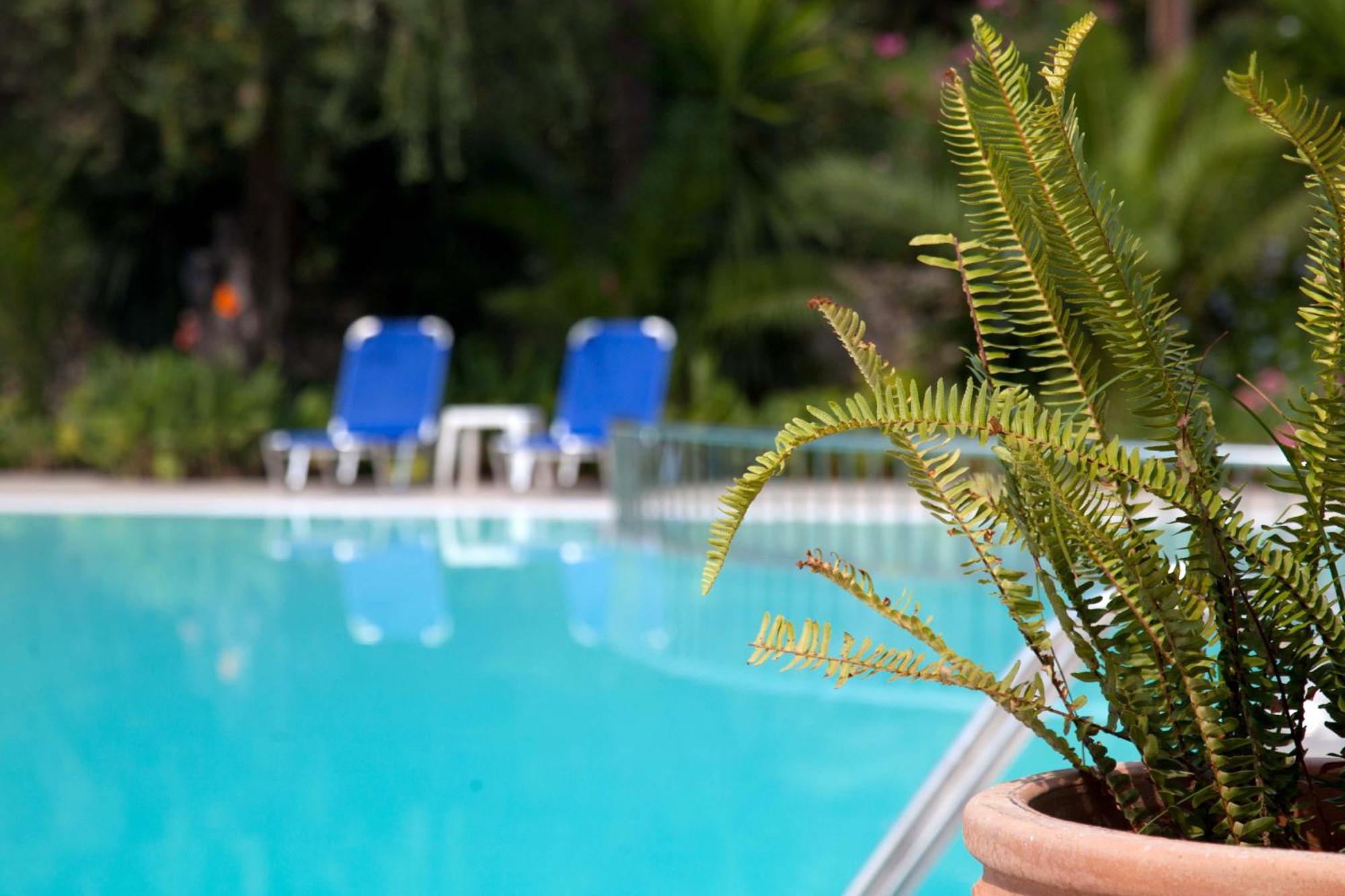 Aparthotel Crystal Blue Hotel, 3*