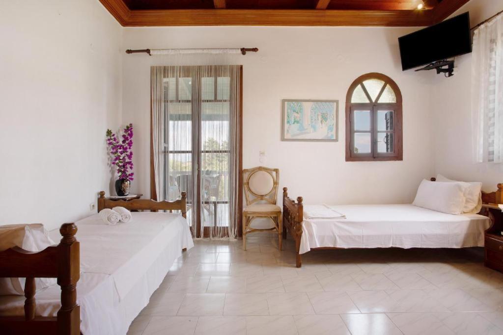 Areti Orfeas Studios Apartment *