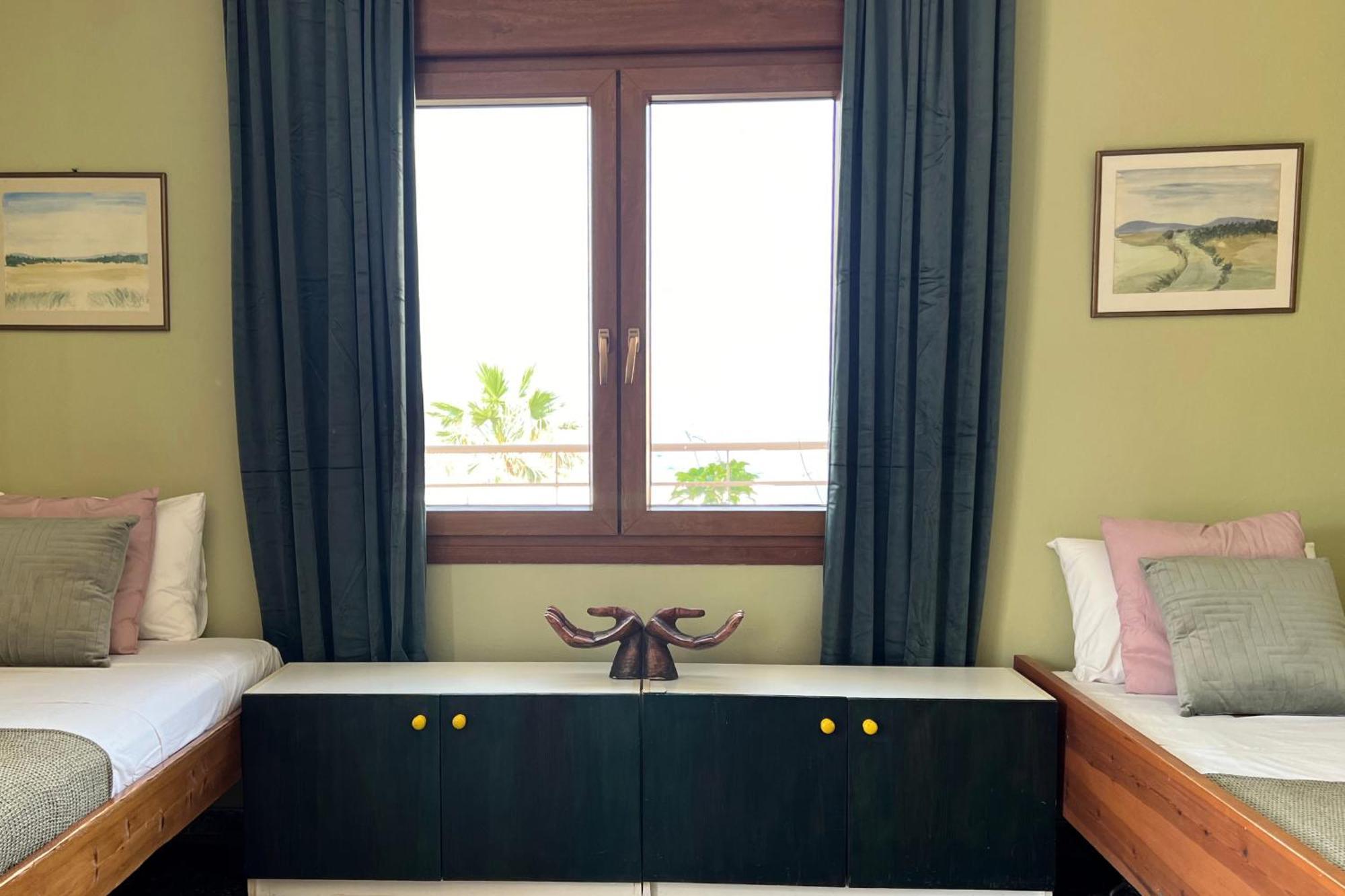 4Br Newly Renovated Retreat Tranquil Coastal Haven Apartment