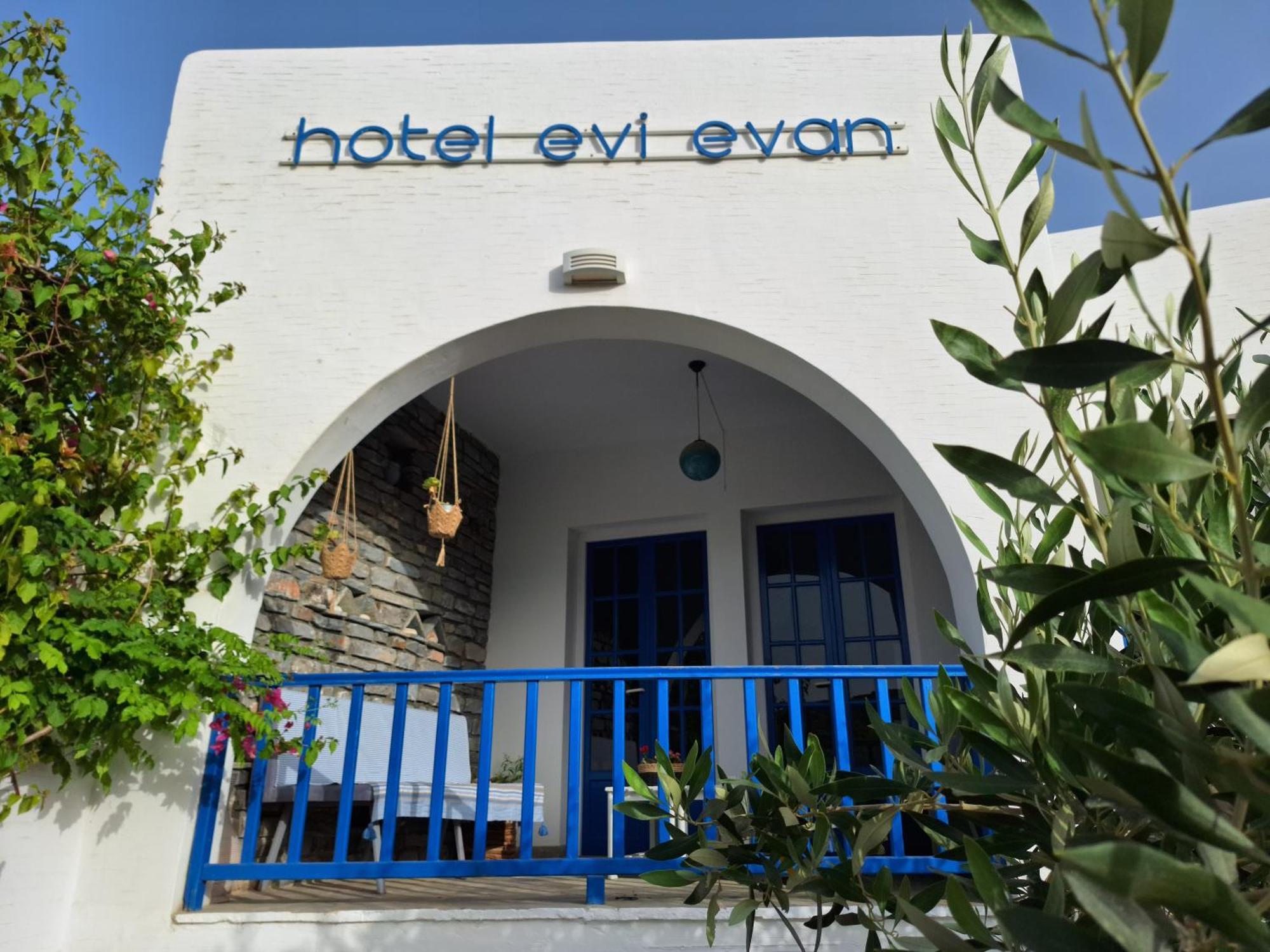 εvi Evan Hotel 2*