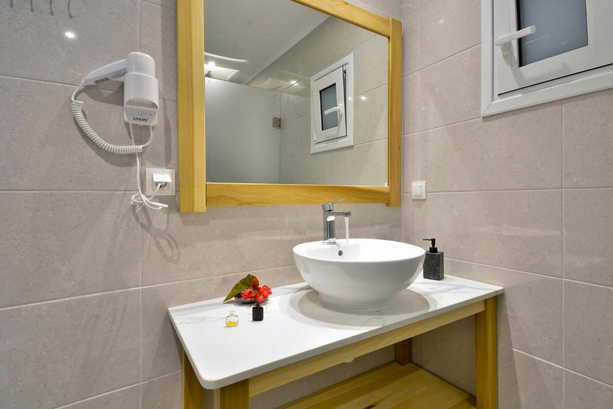 Rhea Complex Apartment *