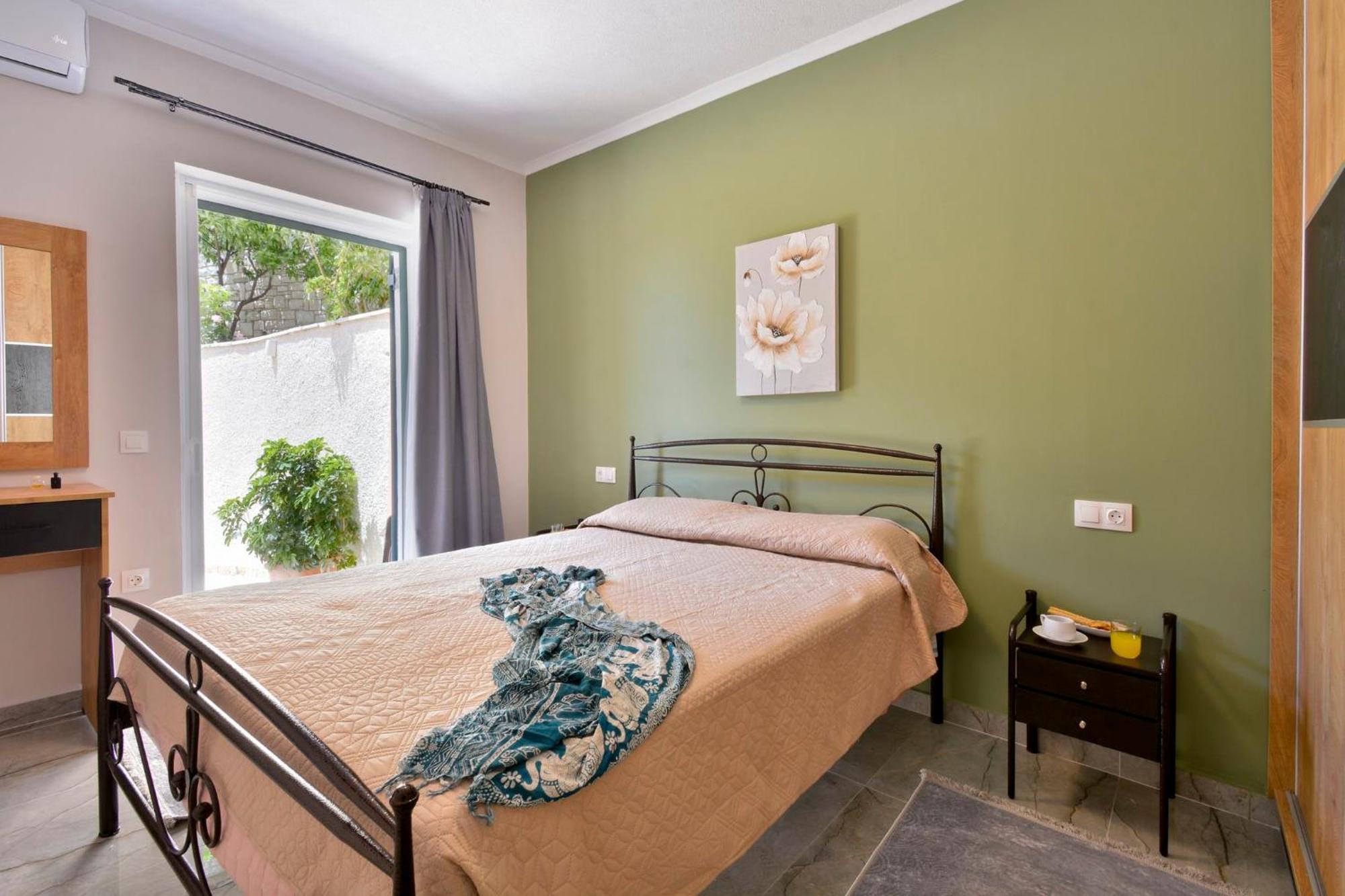 Apartment Rhea Complex