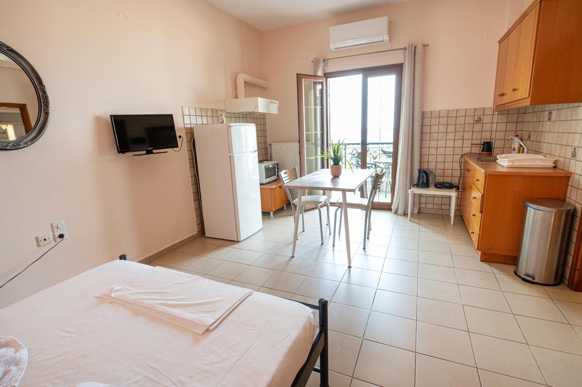 Seaside Poros Apartment *