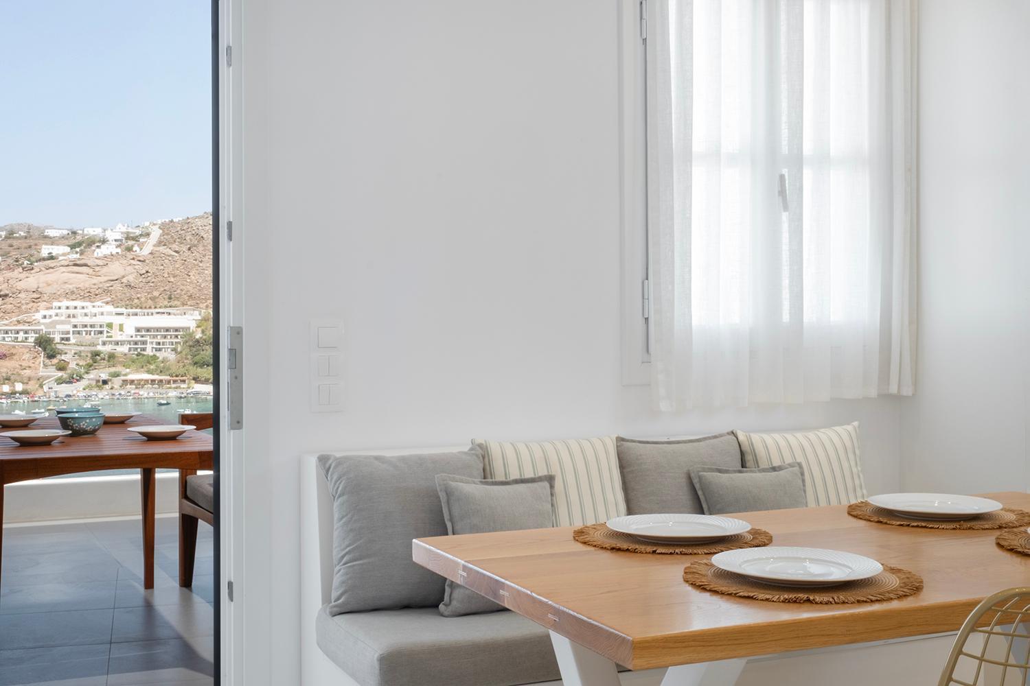 Vibes 2 * Ornos (Mykonos)