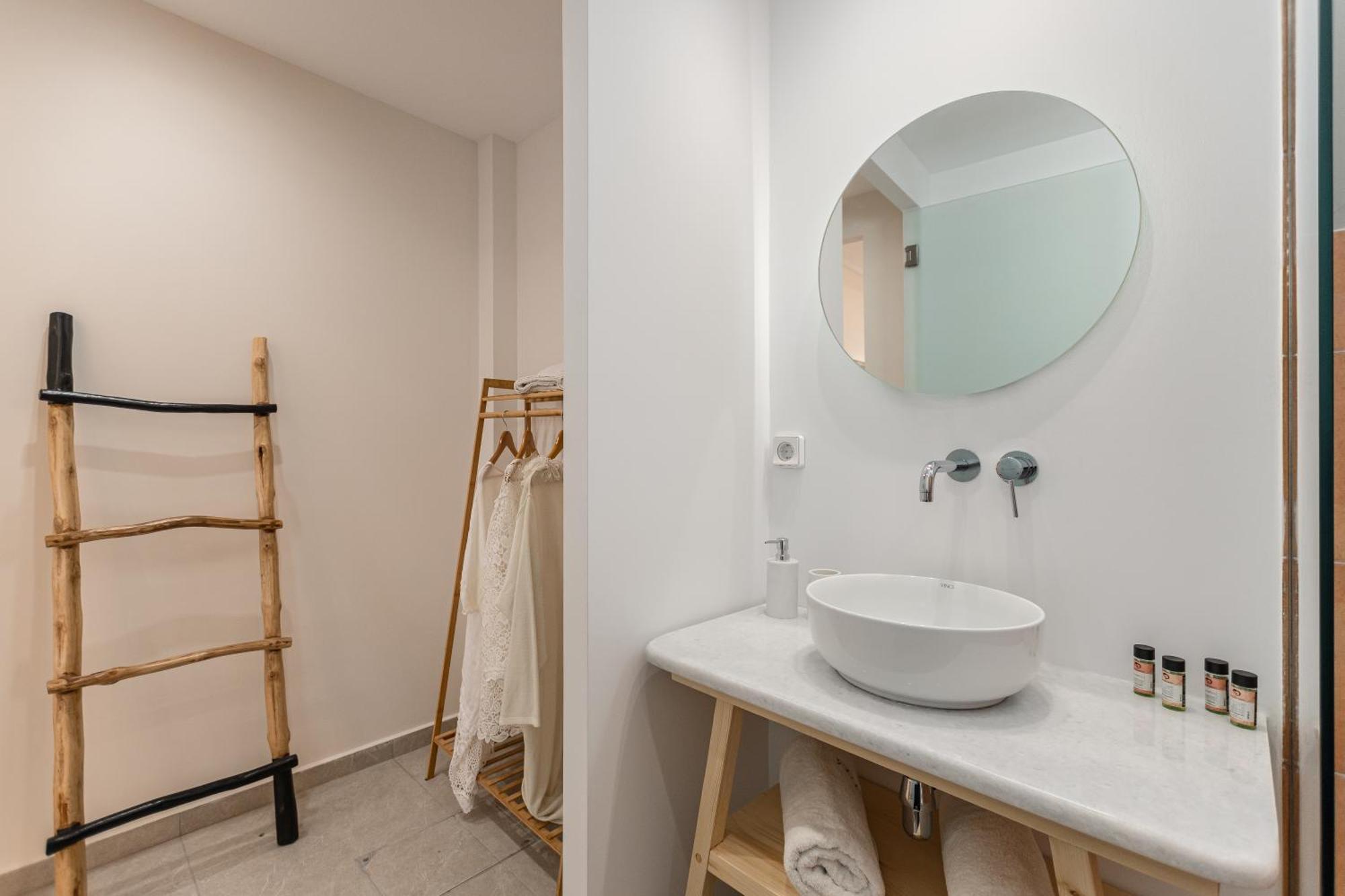 Adama's Aparthotel