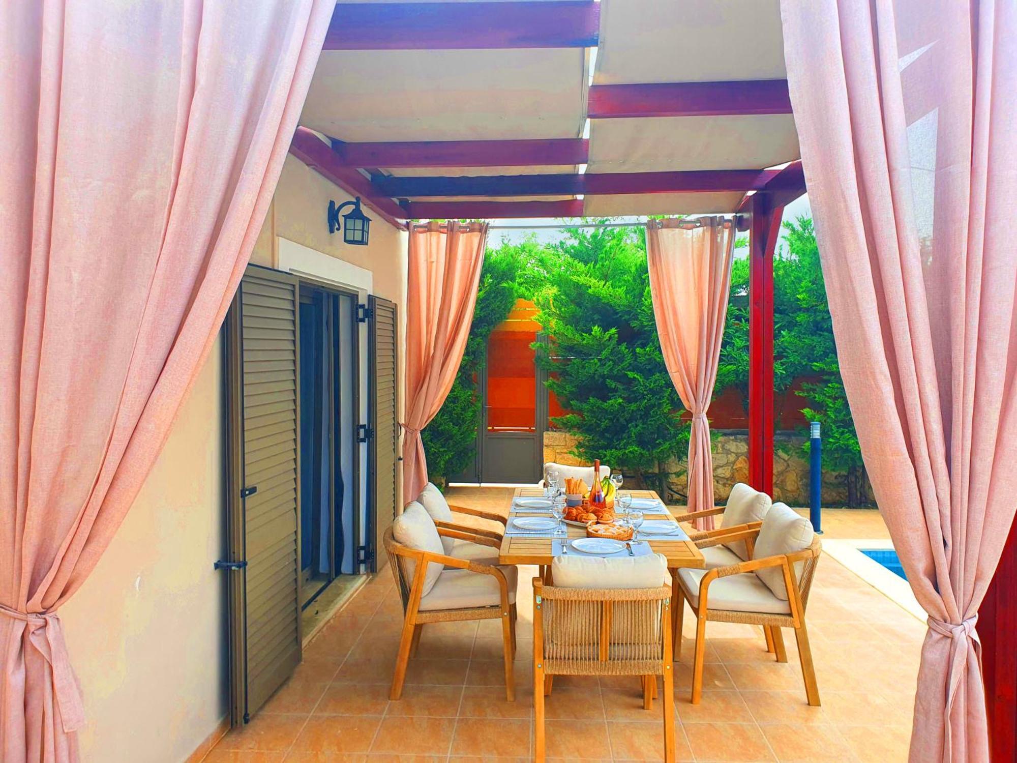 Harma With Private Pool Villa *